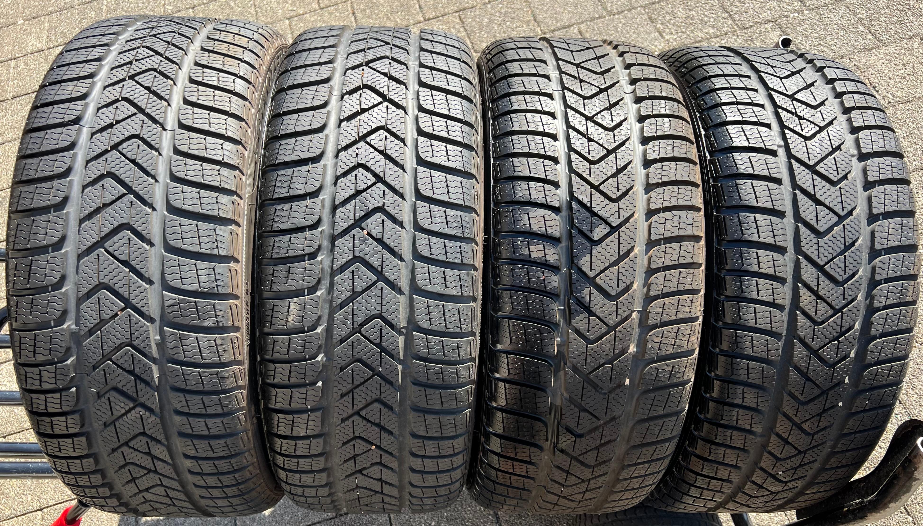 4 RUOTE IN LEGA ORIGINALI DA 19" PER INVERNO AUDI RS3 8Y 8Y0601025BT 235/35R19 91V PIRELLI RDKS