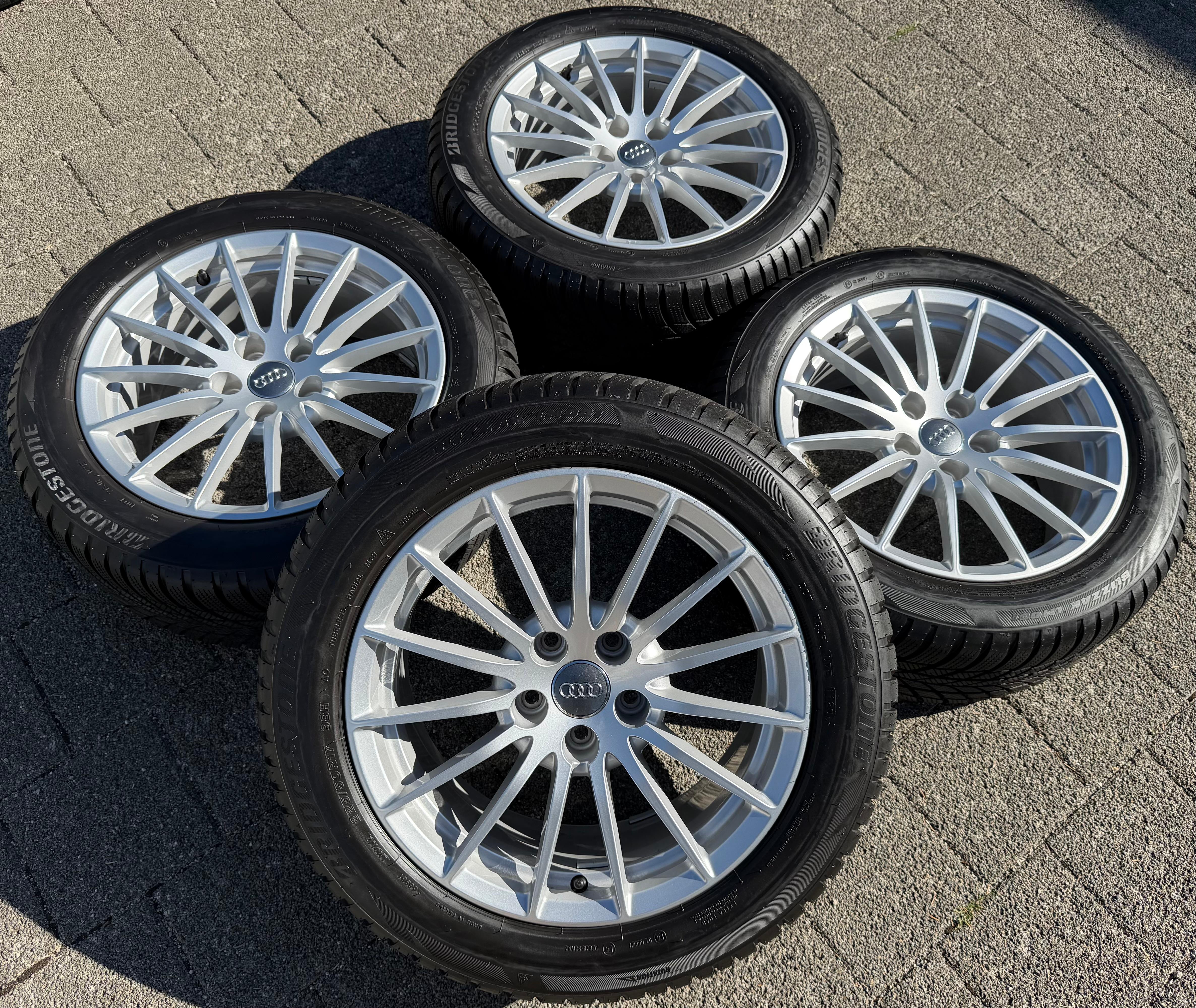 4 ruote in lega originali da 17" invernali Audi A5 F5 8W 225/50R17 98H 8W0601025AE Bridgestone