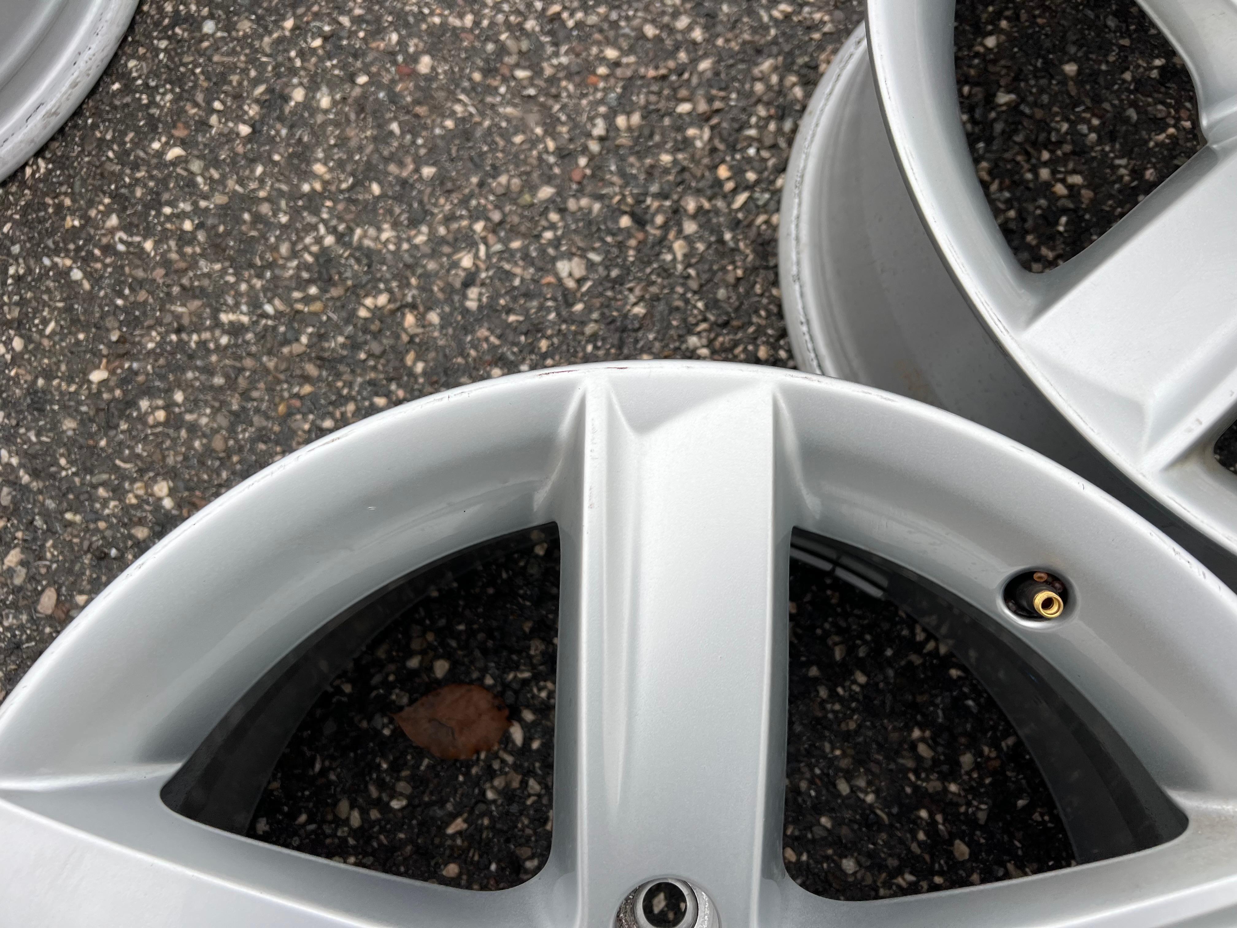 4 CERCHI ORIGINALI IN ALLUMINIO DA 17" AUDI A5 8T 8T0071497 CONSEGNA GRATUITA