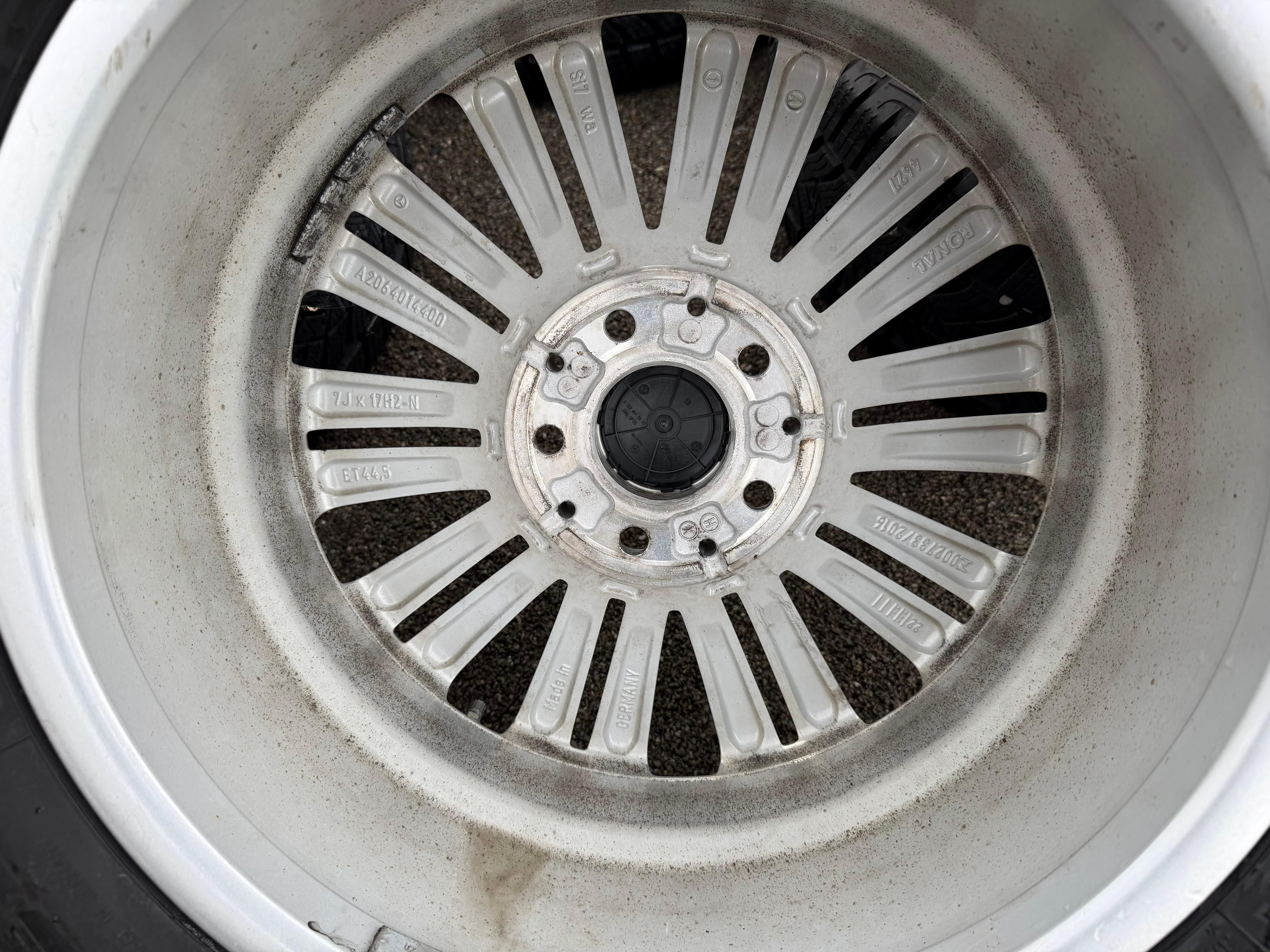 4 Original 17" Alu Winterräder Mercedes C-Klasse W206 A2064014400 2024 Goodyear