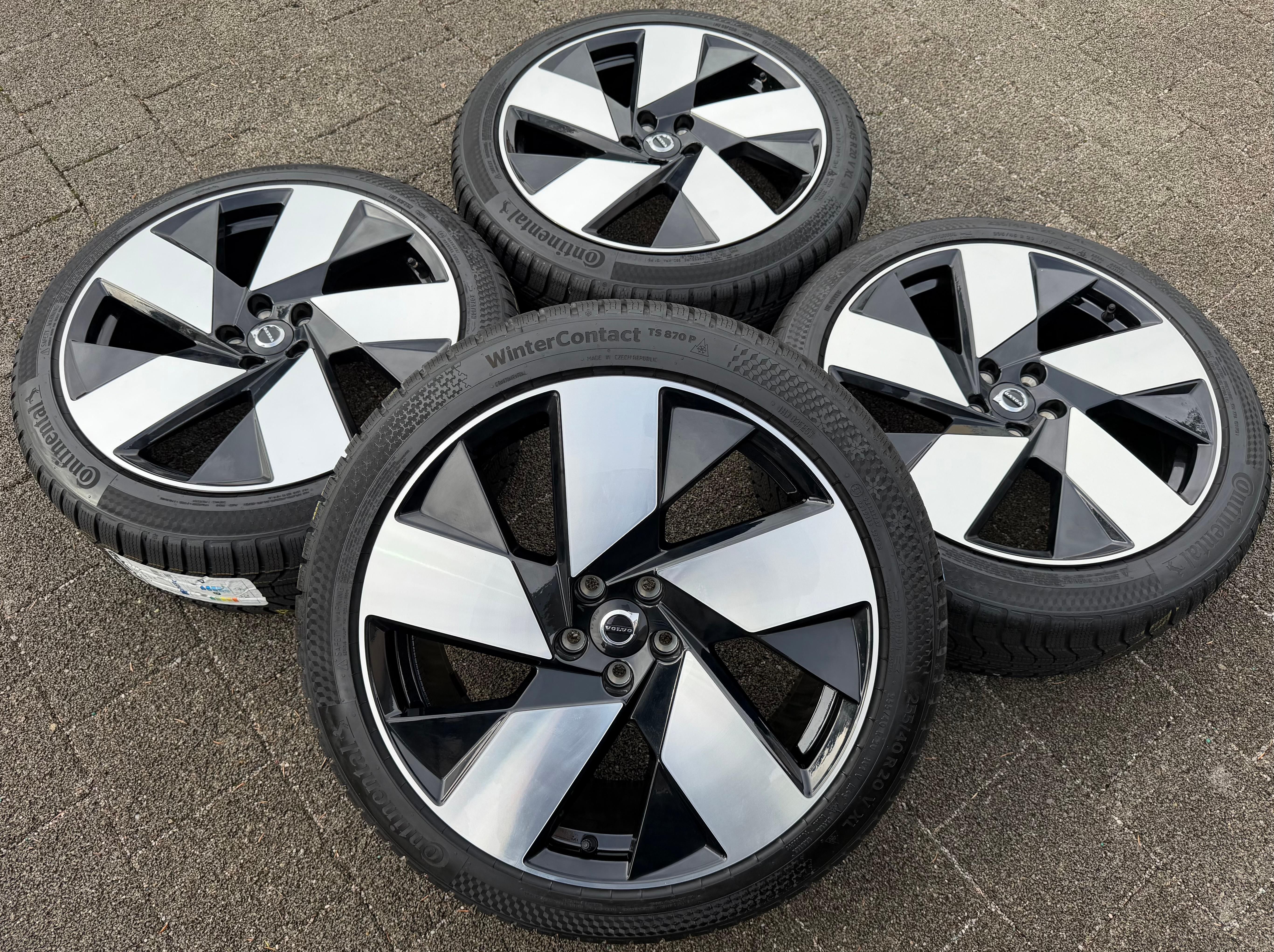 4 ruedas de invierno de aleación originales de 20" para Volvo XC40 235/45R20 100V 255/40R21 101V Continental