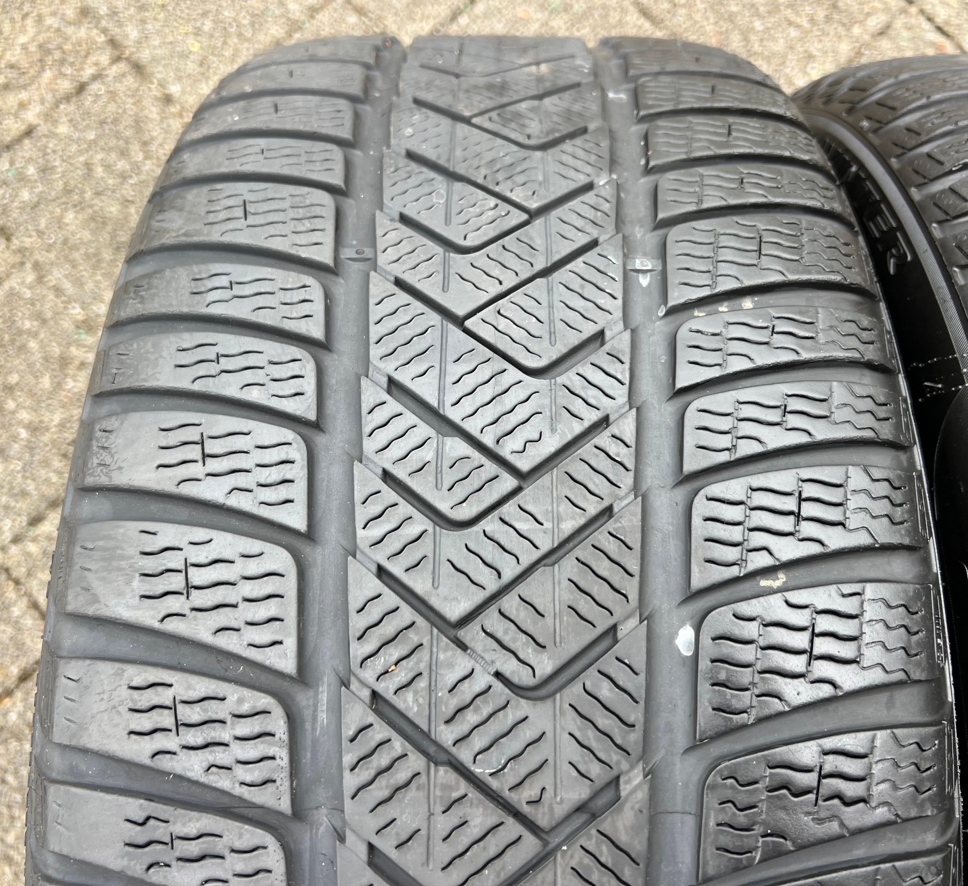 2 x 275/40R18 103V Winterreifen Pirelli Sottozero 3 MO 4,5-5mm 2017
