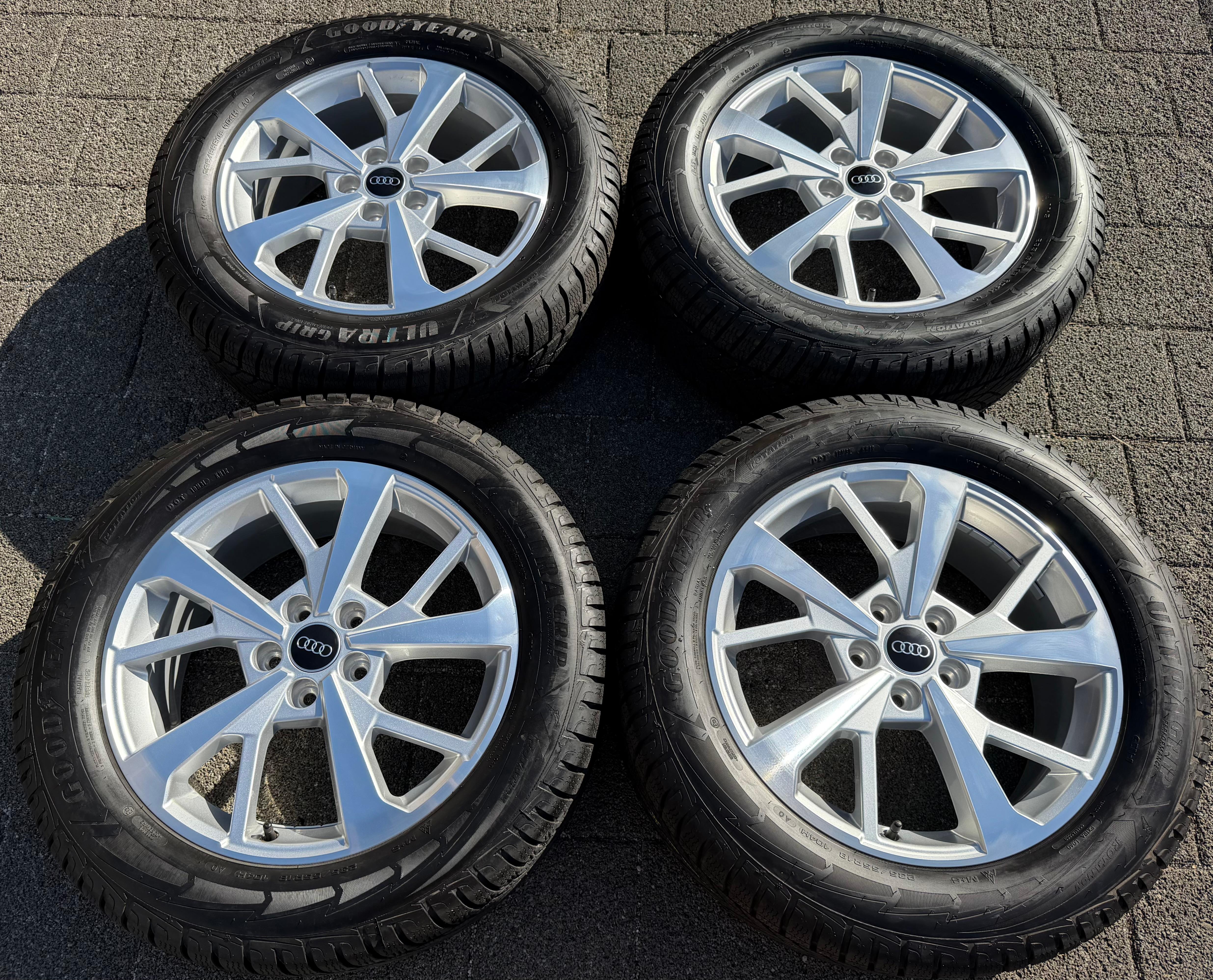 4 Original 18" Alu Winterräder Audi Q3 F3 83A 83A601025J 235/55R18 104H Goodyear