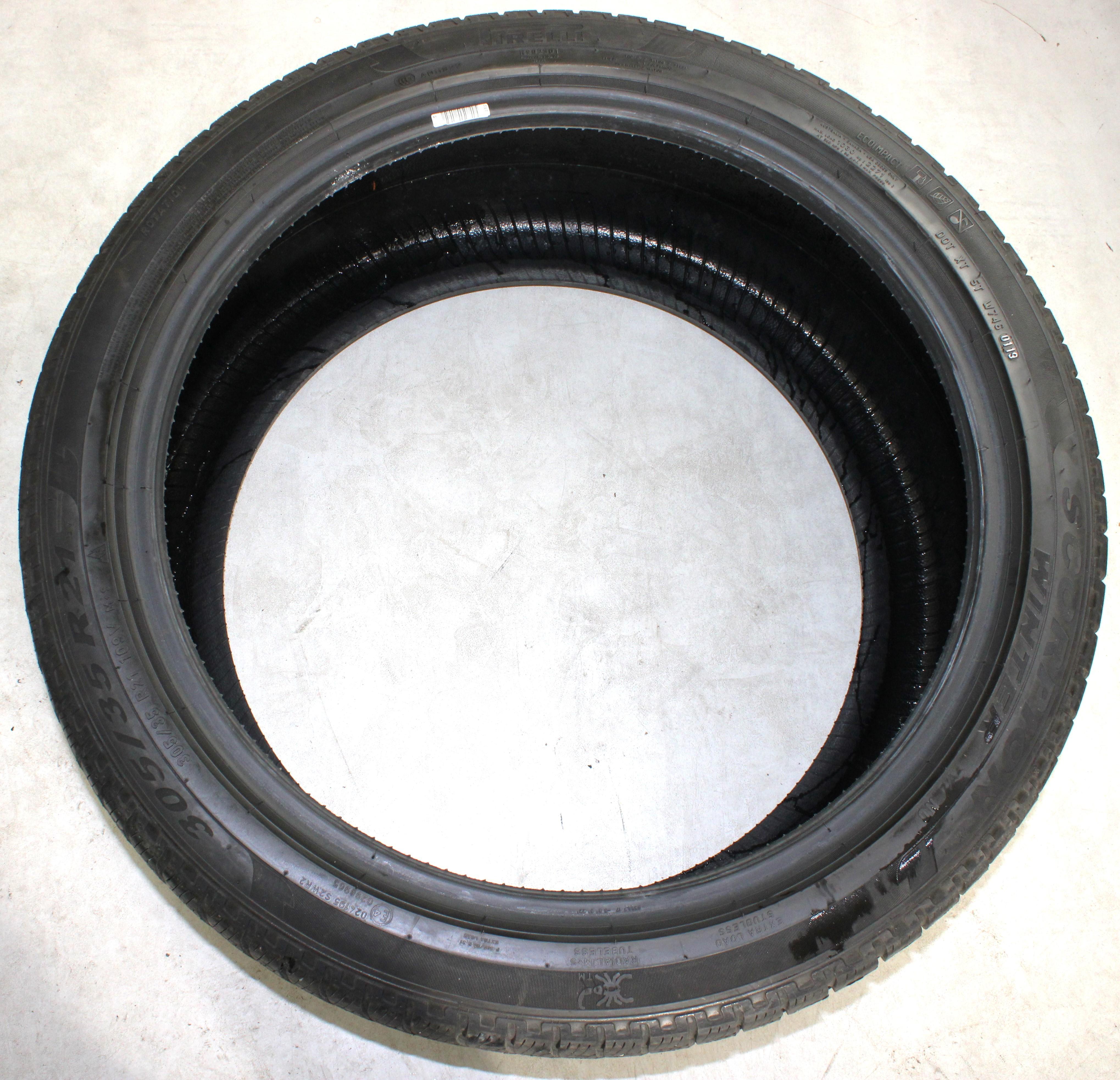 2 x 305/35R21 109V Winterreifen Pirelli Scorpion Winter N0 4-4,5mm 2019