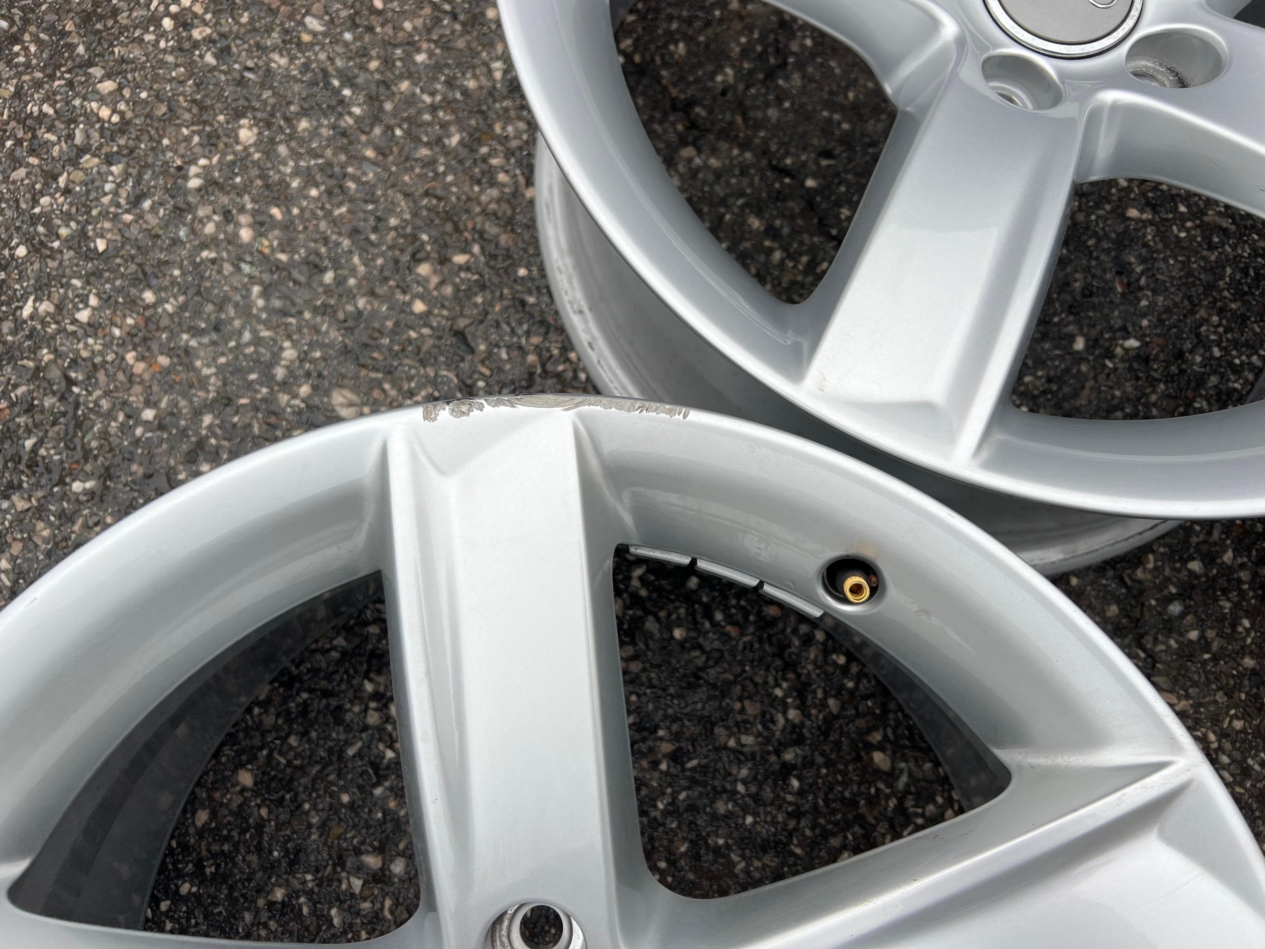 4 CERCHI ORIGINALI IN ALLUMINIO DA 17" AUDI A5 8T 8T0071497 CONSEGNA GRATUITA