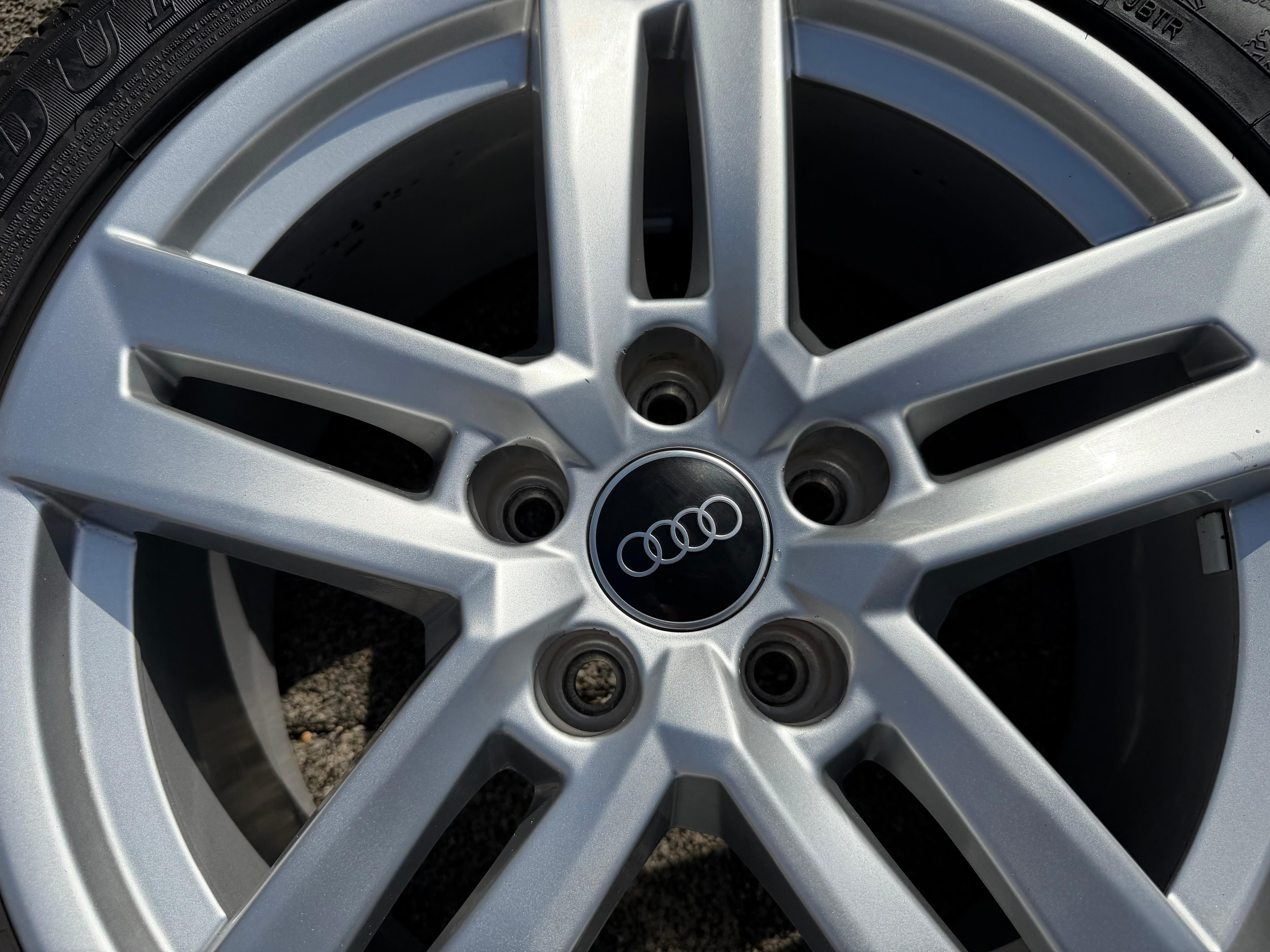4 Original 17" Alu Winterräder Audi A4 B9 8W 8W0601025P 225/50R17 98H Dunlop 2021