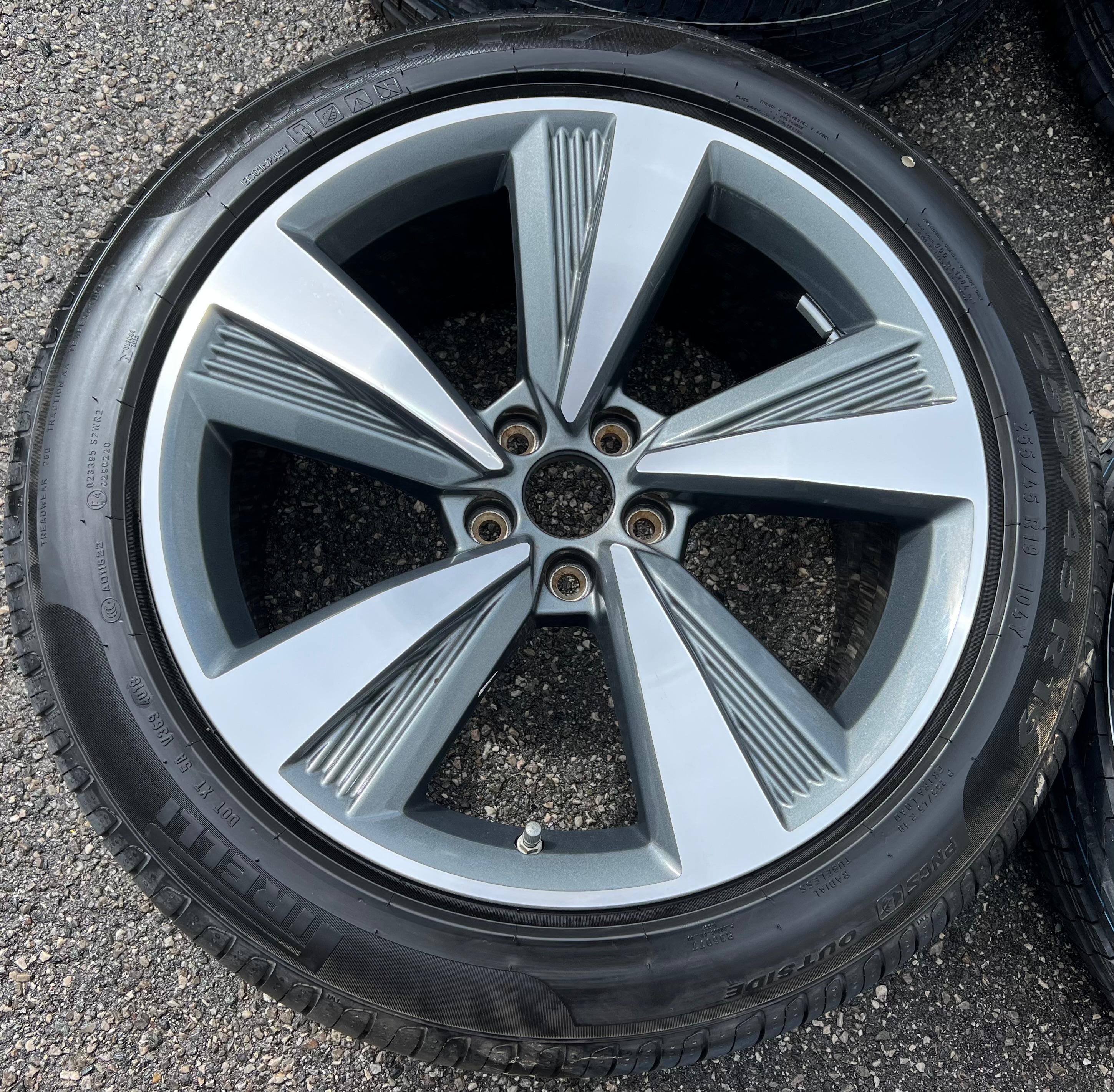 4 ORIGINAL 19" ALU SOMMERRÄDER AUDI A8 S8 4N 255/45R19 104Y 4N0601025C RDKS FREIHAUS