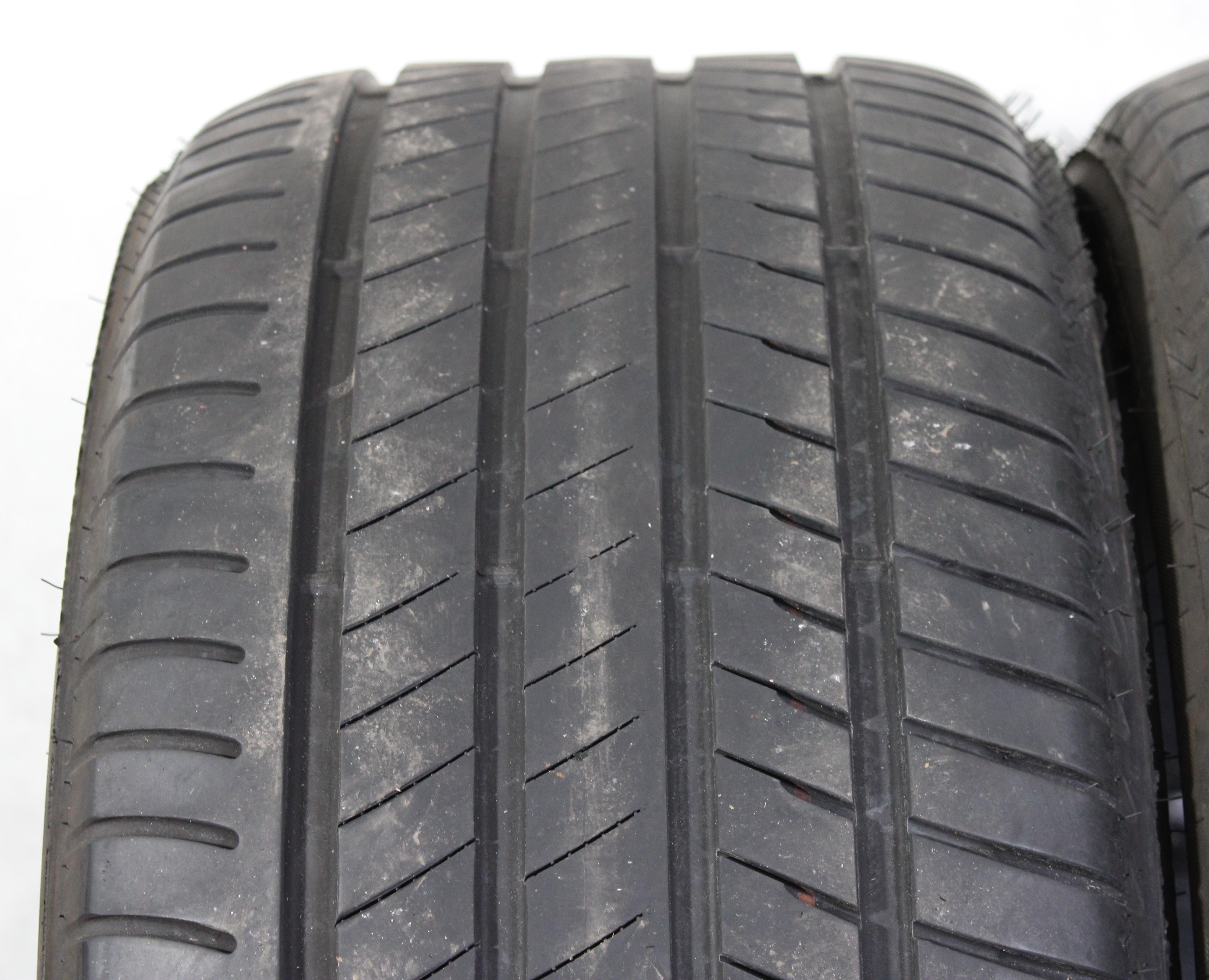 2 x 305/40R20 112Y Sommerreifen Bridgestone Alenza 001 Runflat in der Mitte 5mm und auf der Schultern 6mm. 2022 *