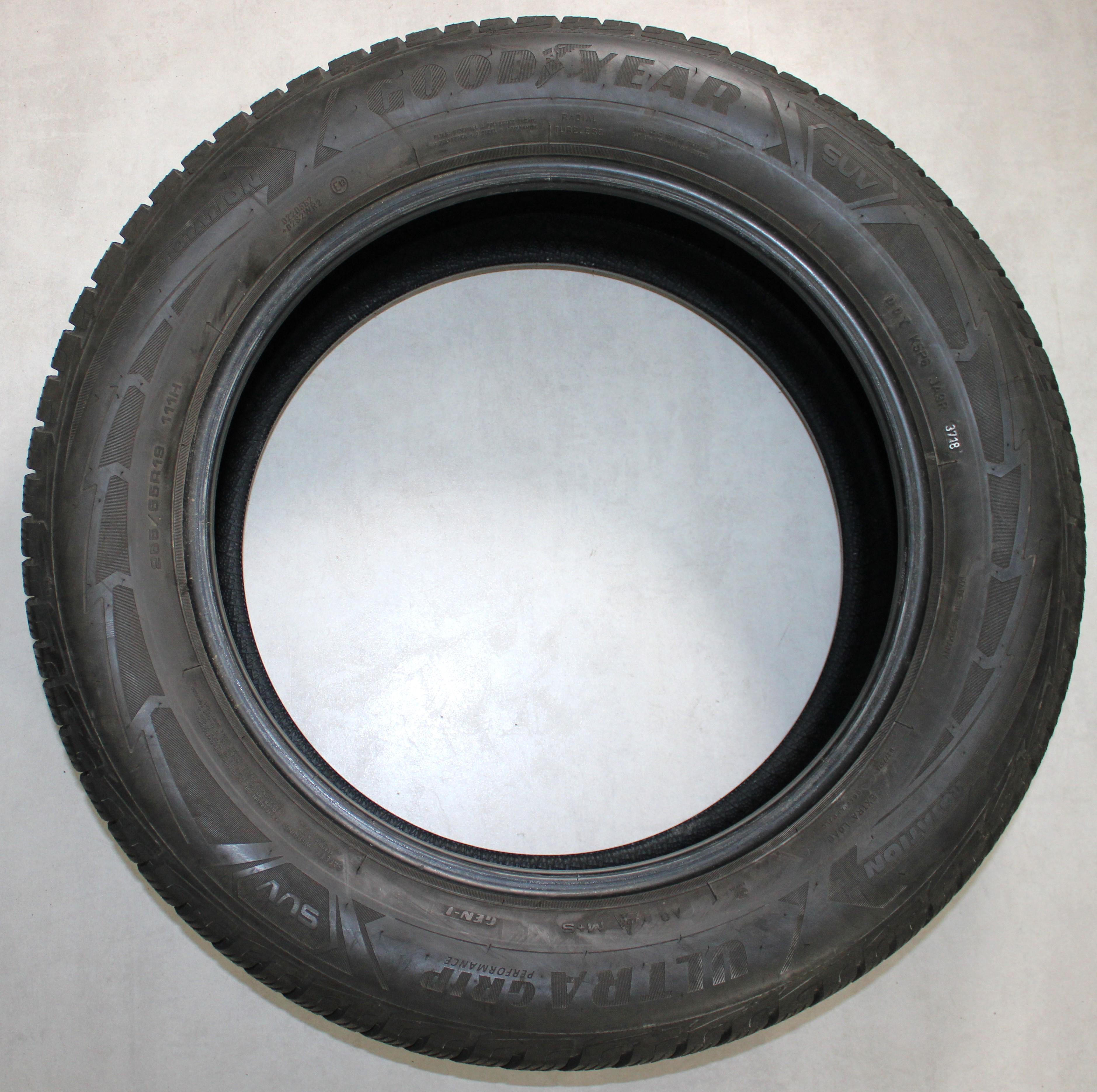 4 x 255/55R19 111H Winterreifen Goodyear Ultra Grip Performance GEN-1 7-7,5mm 2018 AO