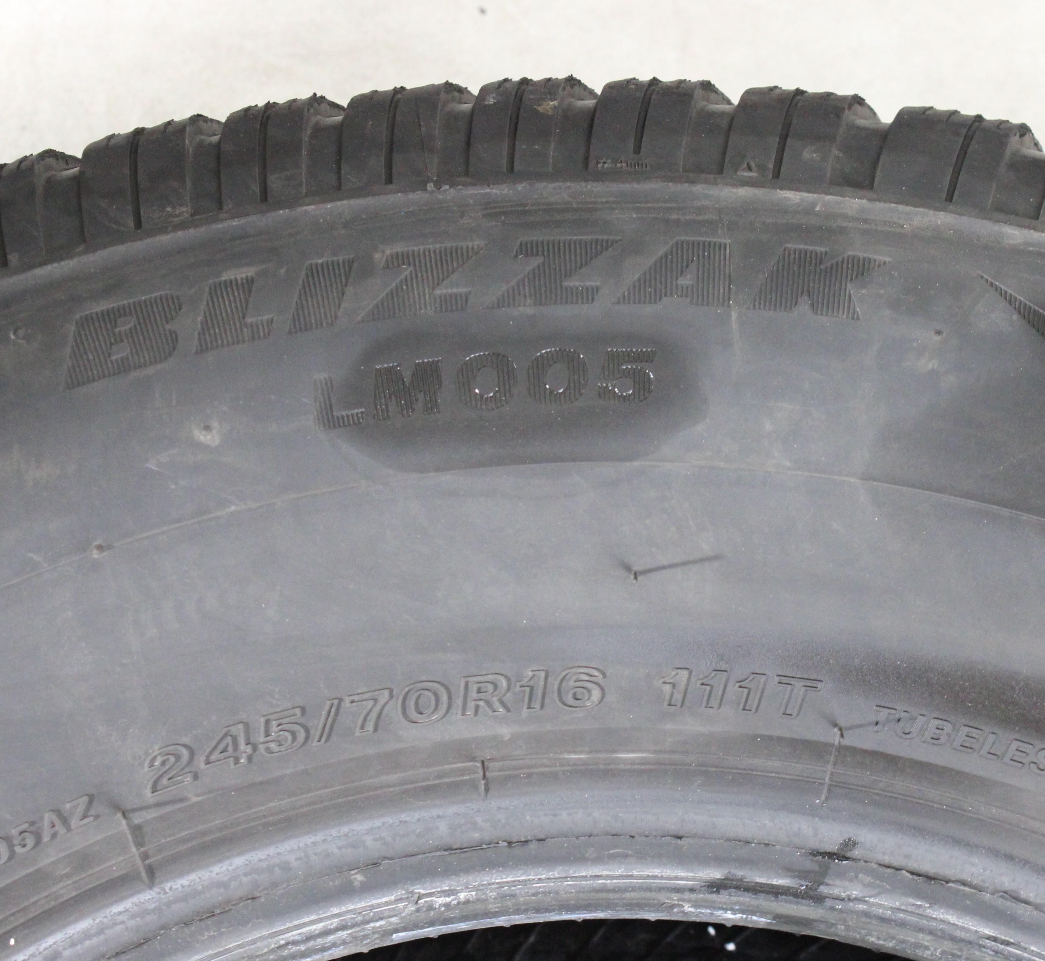 4 x 245/70R16 111T Winterreifen Bridgestone Blizzak LM005 2x5-5,5mm/2x6-6,5mm 2023