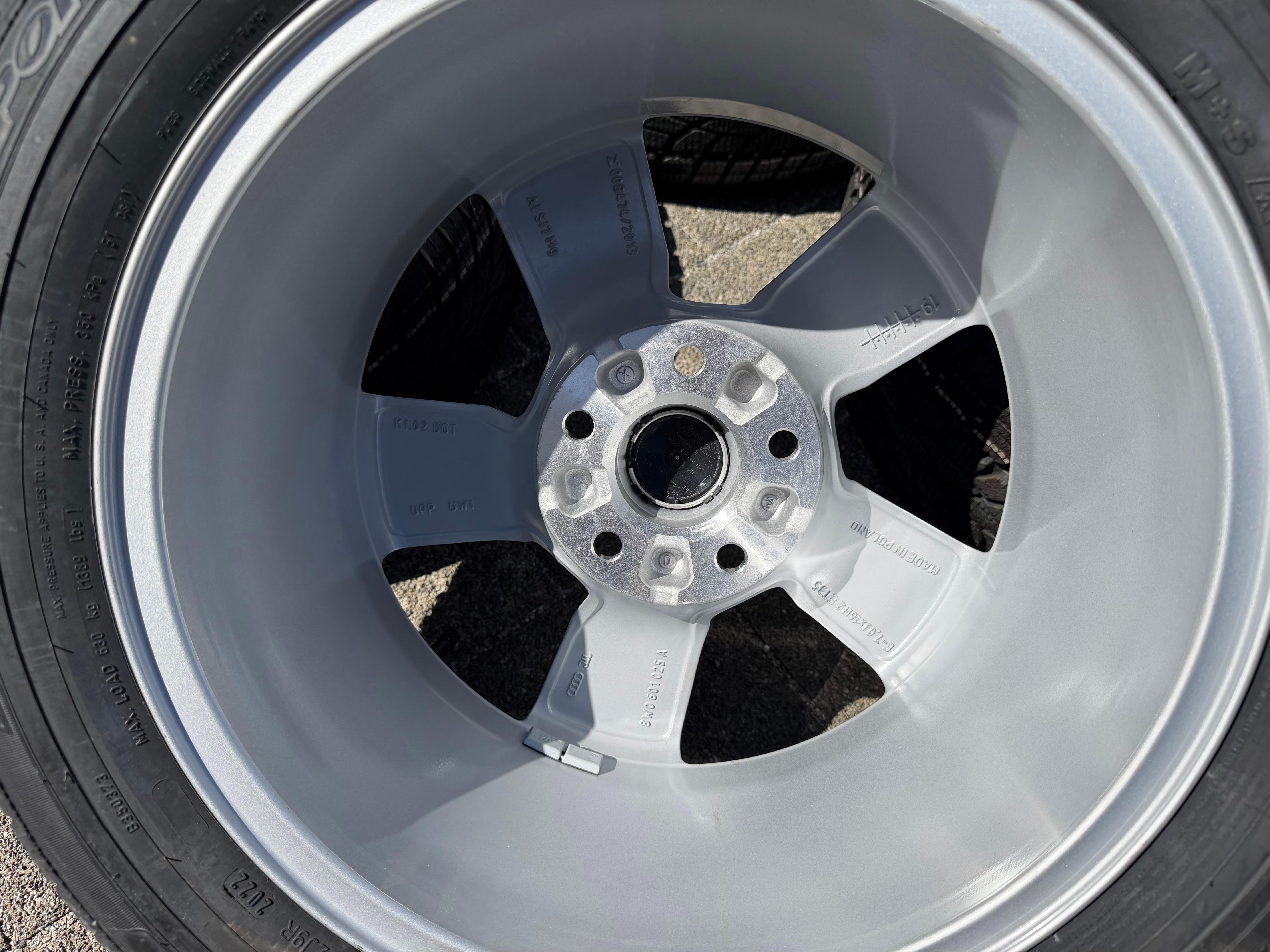 4 llantas de aluminio originales de invierno para Audi A4 8W B9 8W0601025A 205/60R16 92H Dunlop, NUEVAS