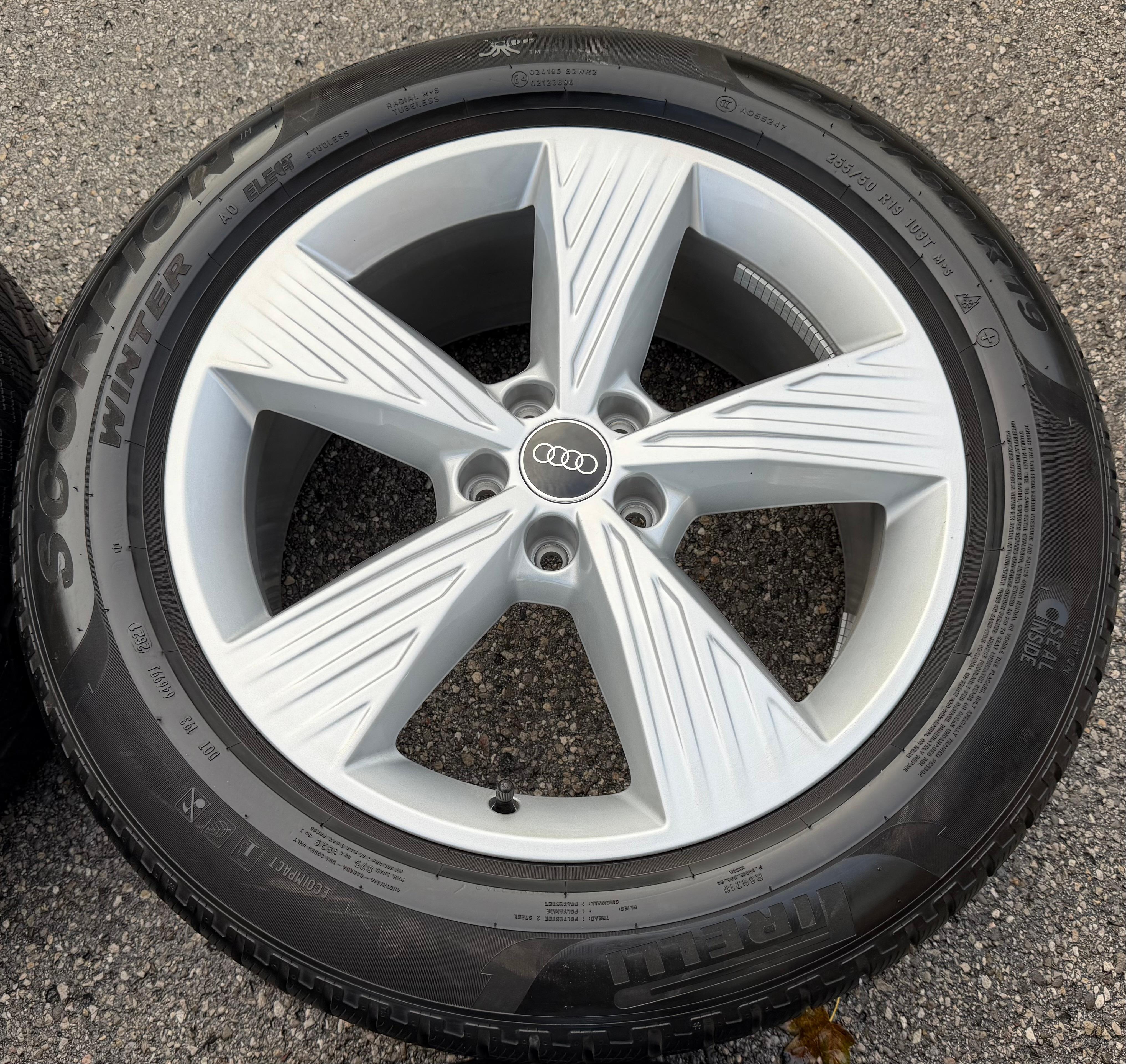 4 RUEDAS DE ALEACIÓN ORIGINALES DE 19" PARA INVIERNO AUDI Q4 E-TRON 235/55R19 101T 255/50R19 103T TOP