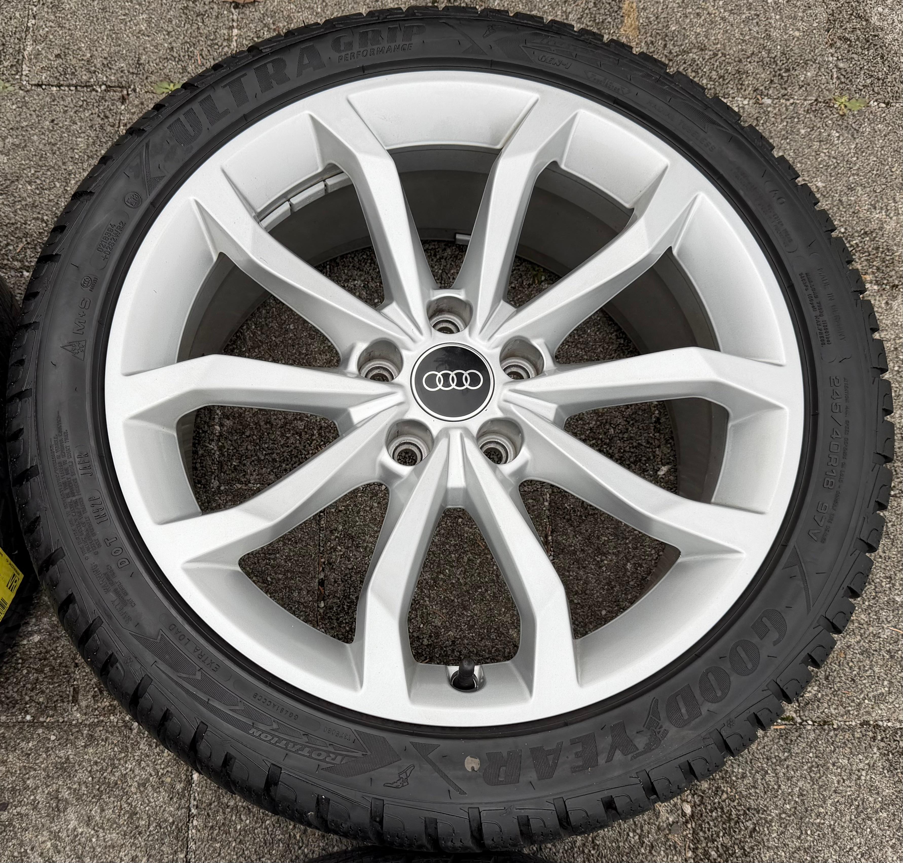 4 ruedas de invierno de aluminio originales de 18" para Audi A4 S4 8W B9 8W0601025HM 245/40R18 97V 2023