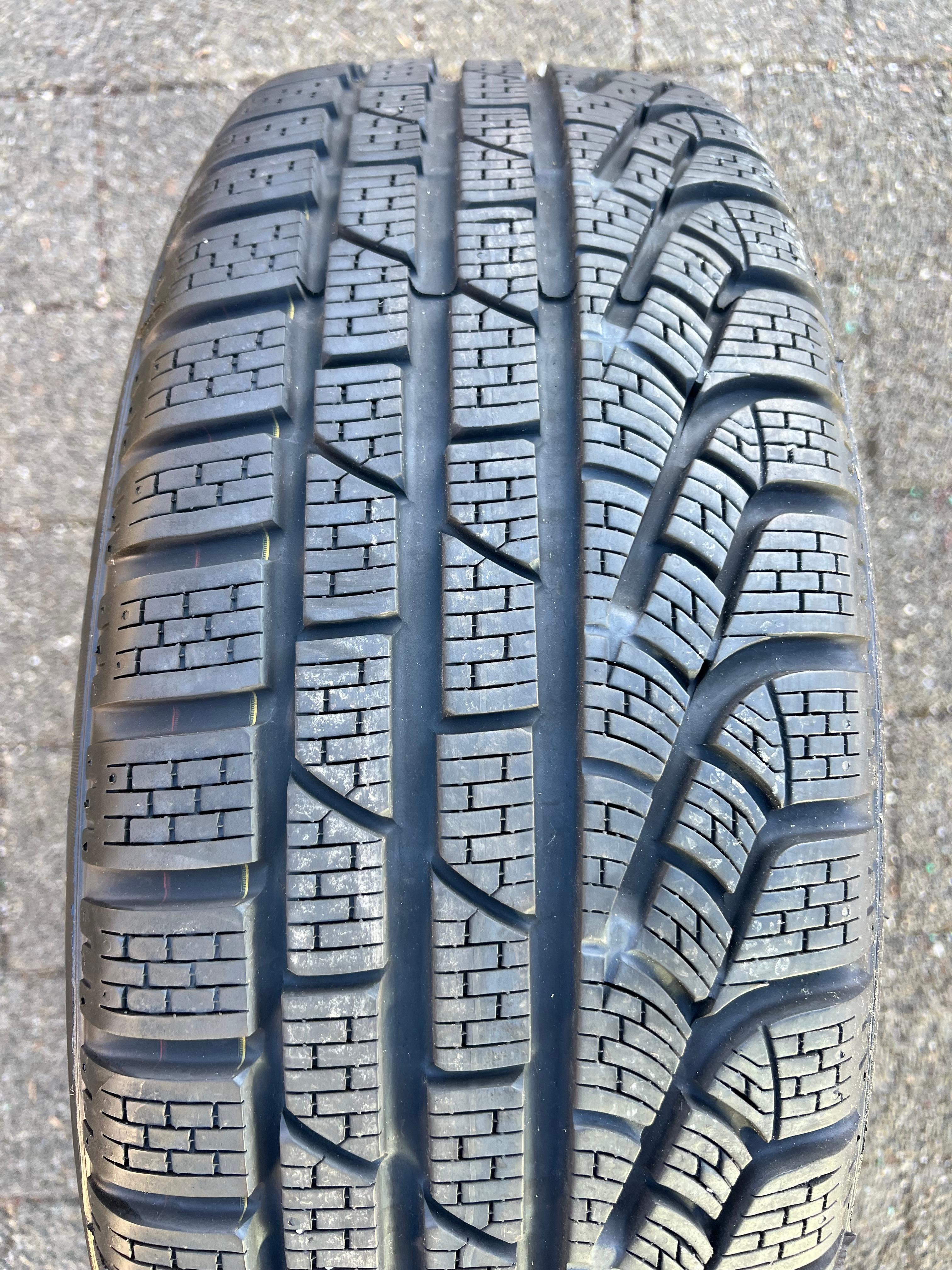 1 x 225/60R17 99H Winterreifen Pirelli Sottozero 2 8mm 2024 *