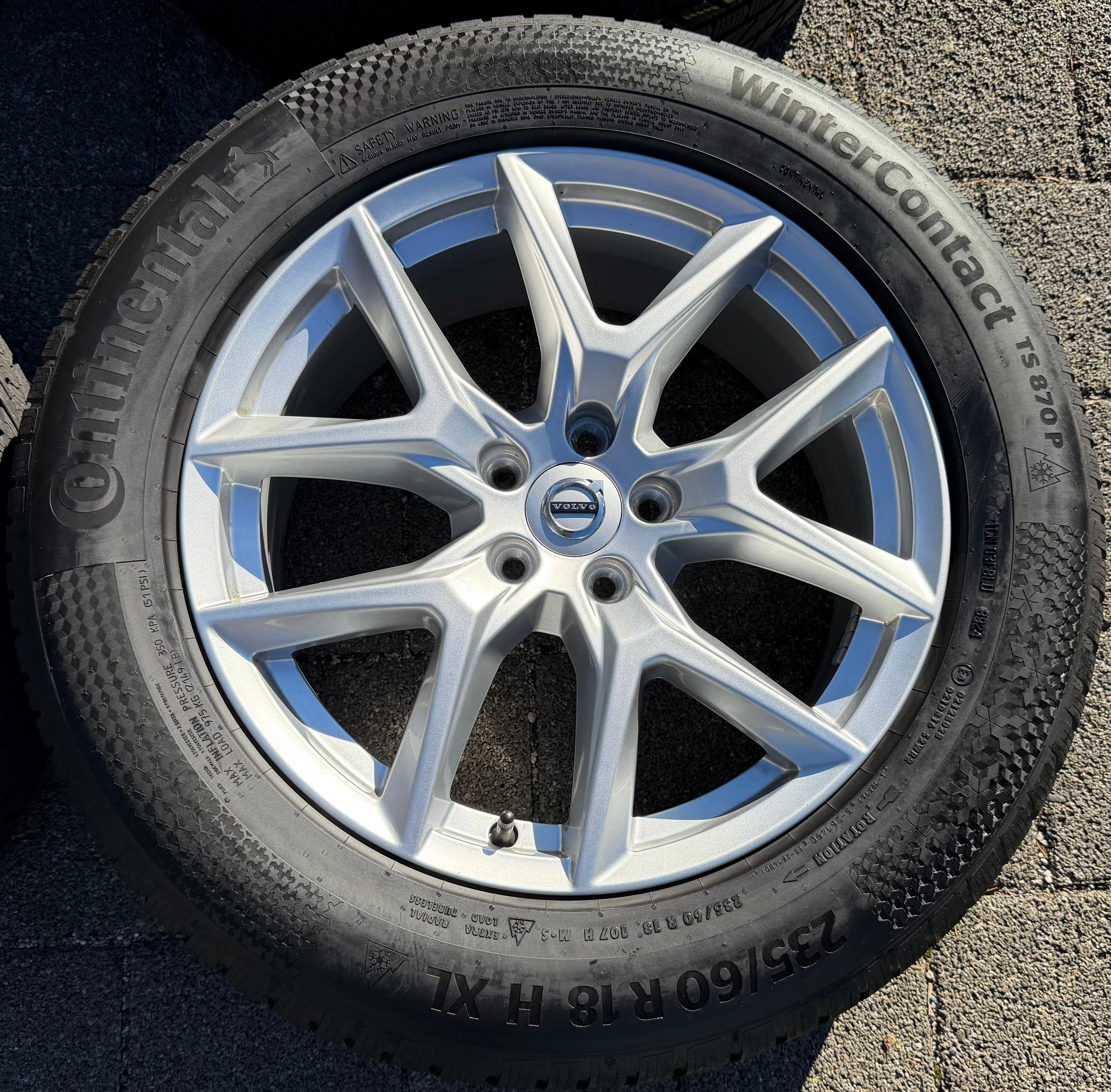 4 ruedas de invierno de aleación originales de 18" Volvo XC60 II 31423851 235/60R18 107H Continental 2025
