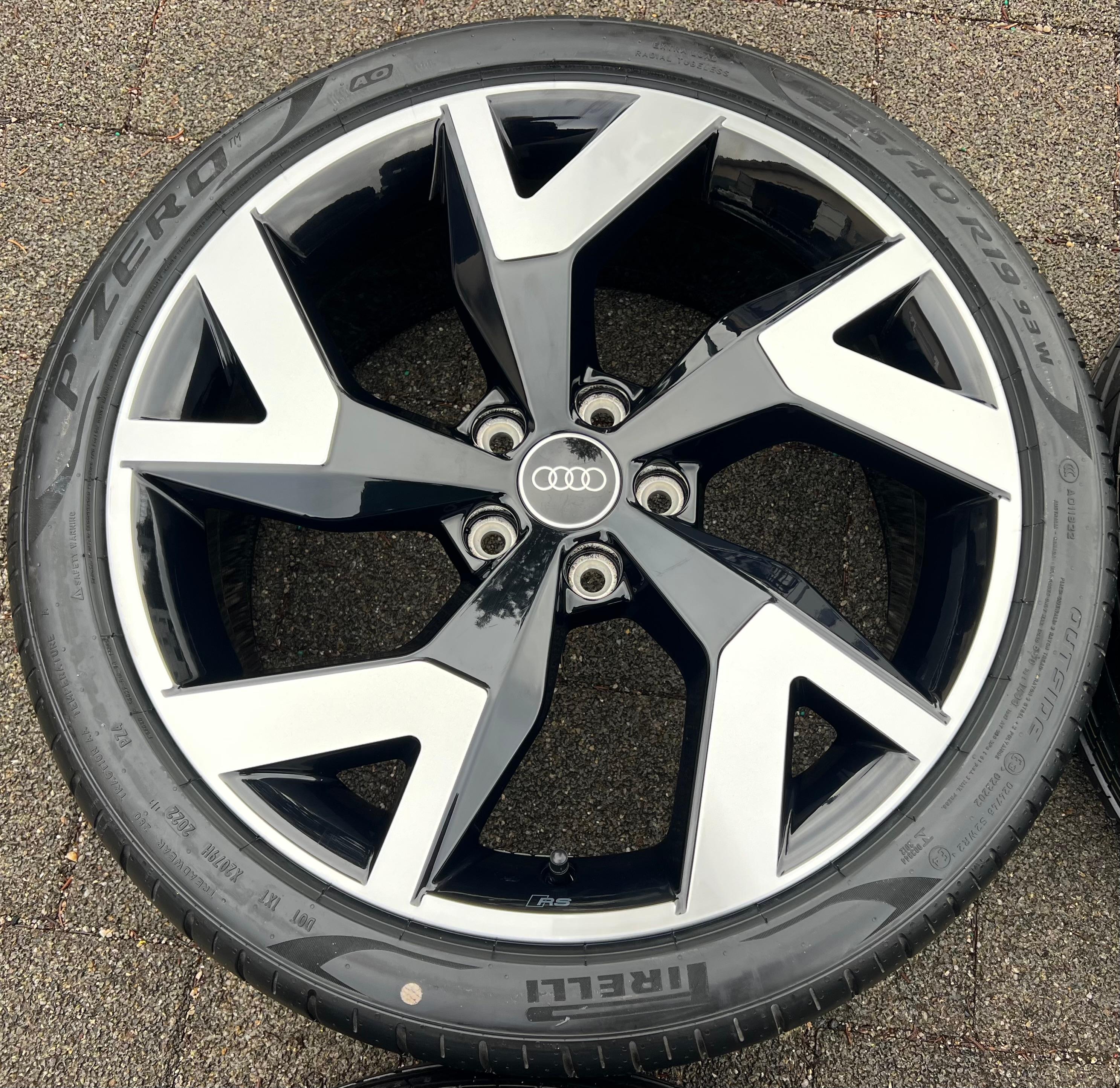 4 RUEDAS DE VERANO ORIGINALES DE ALEACIÓN DE 19" AUDI A3 S3 8Y ALLSTREET 8Y0601025AE 225/40R19 92W PIRELLI NUEVAS