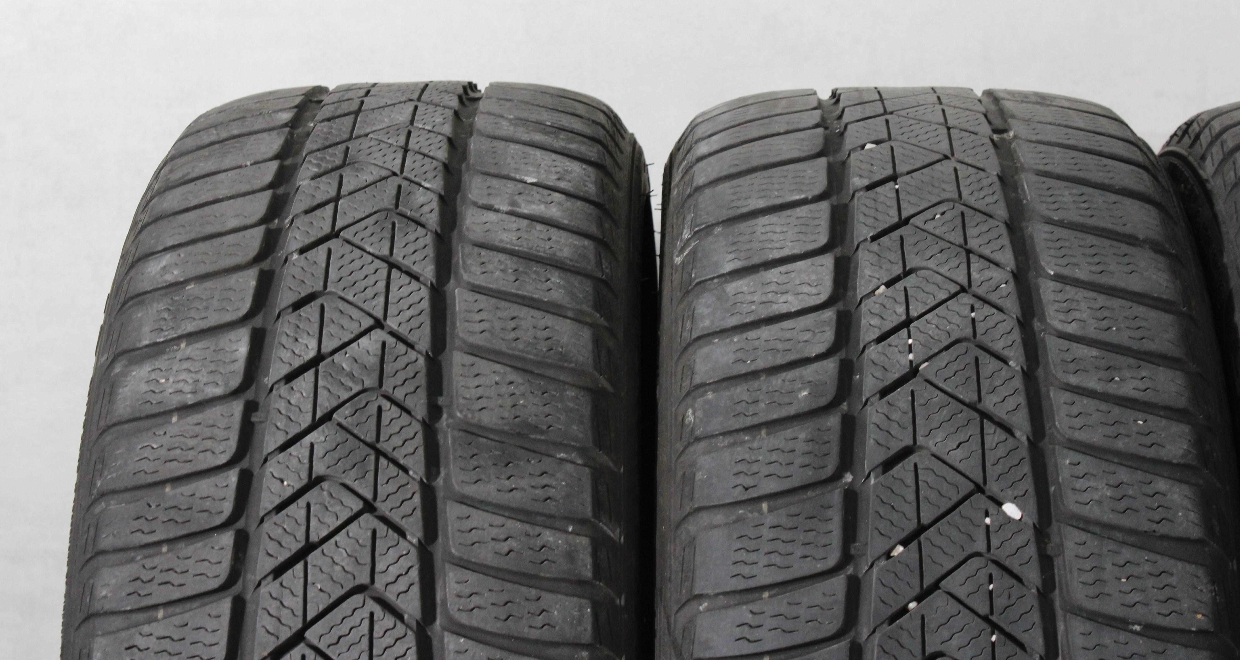 4 x 225/40R18 92V pneumatici invernali Pirelli Sottozero 3 Runflat 5,5 mm 2016 *