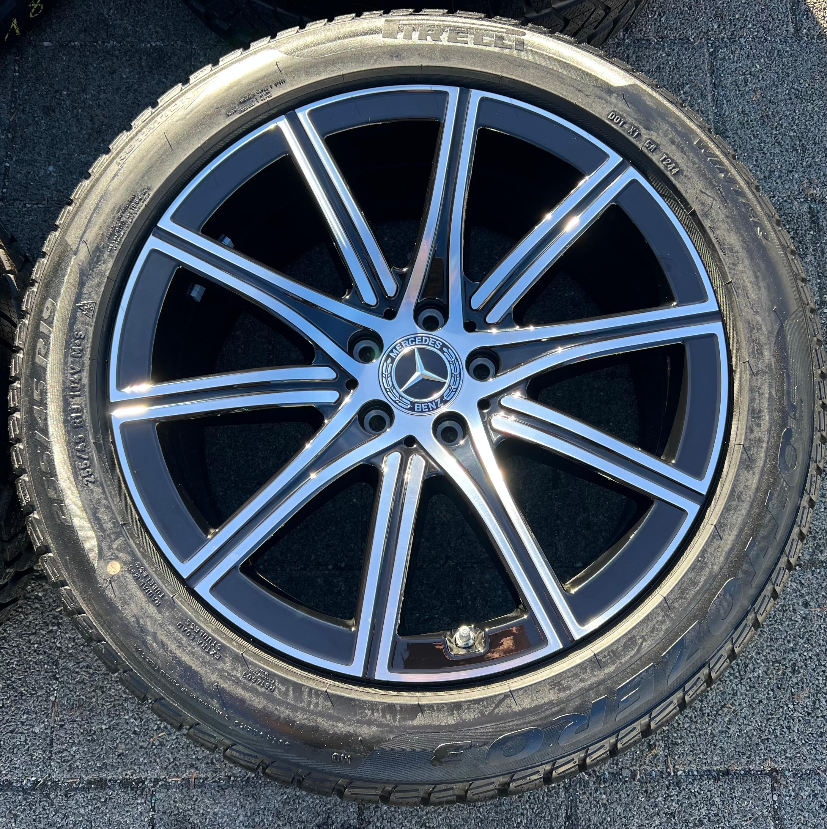 4 cerchi invernali originali in lega da 19" per Mercedes Classe S V223 W223 A2234014700 255/45R19 104V Pirelli