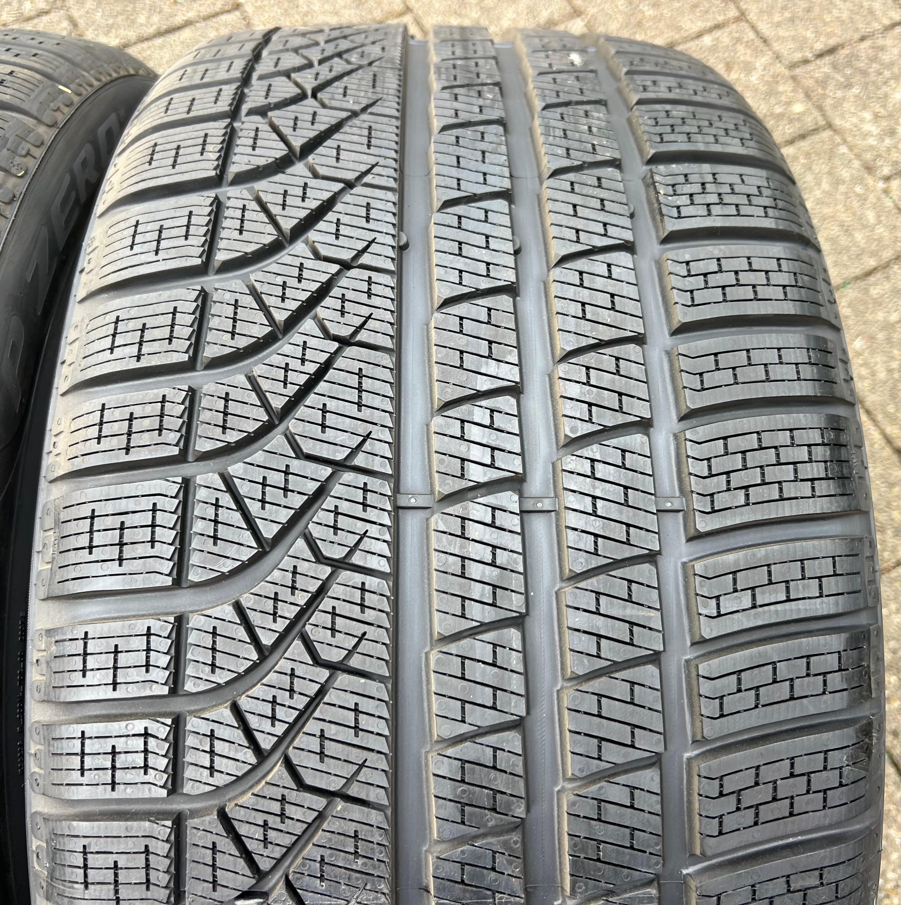 2 x 285/40R19 107V Winterreifen Pirelli Pzero Winter MO NEU 2019