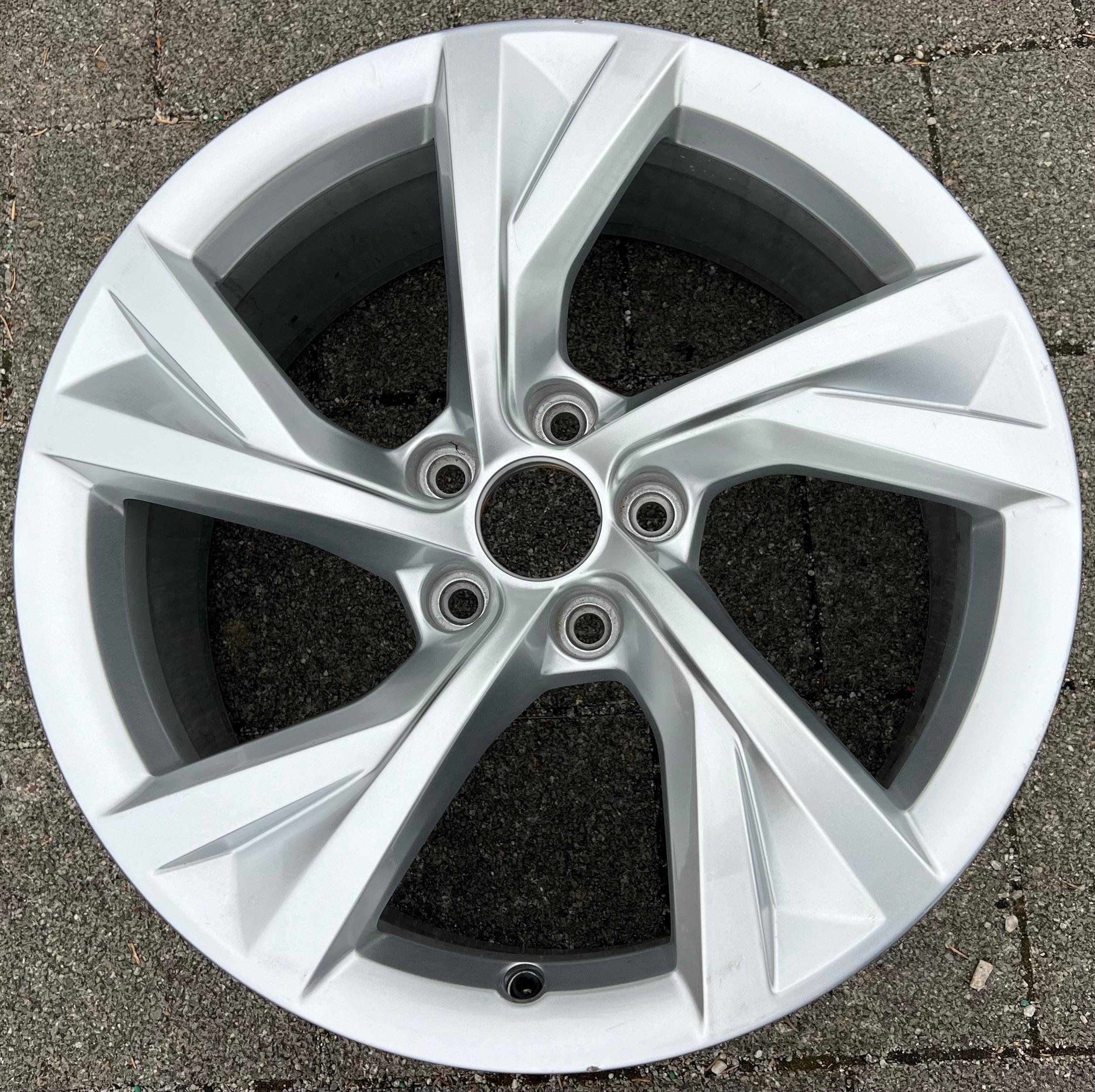 1 X ORIGINAL 18" ALUFELGE FELGE AUDI A4 8W 8W0601025EJ 8x18 ET40 FREIHAUS