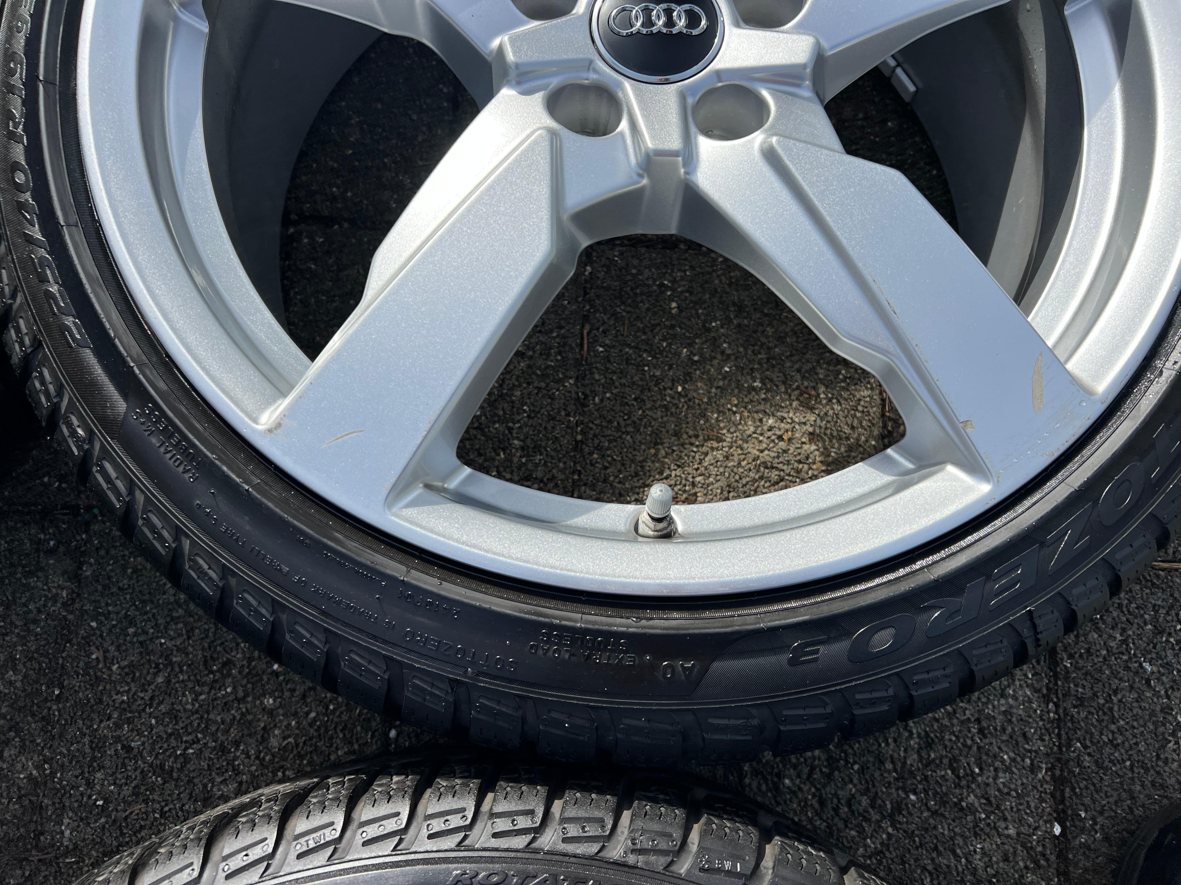 4 LLANTAS DE INVIERNO ORIGINALES DE ALUMINIO 19" AUDI TT TTS 8S 8S0601025AG 225/40R19 93V ENTREGA GRATUITA