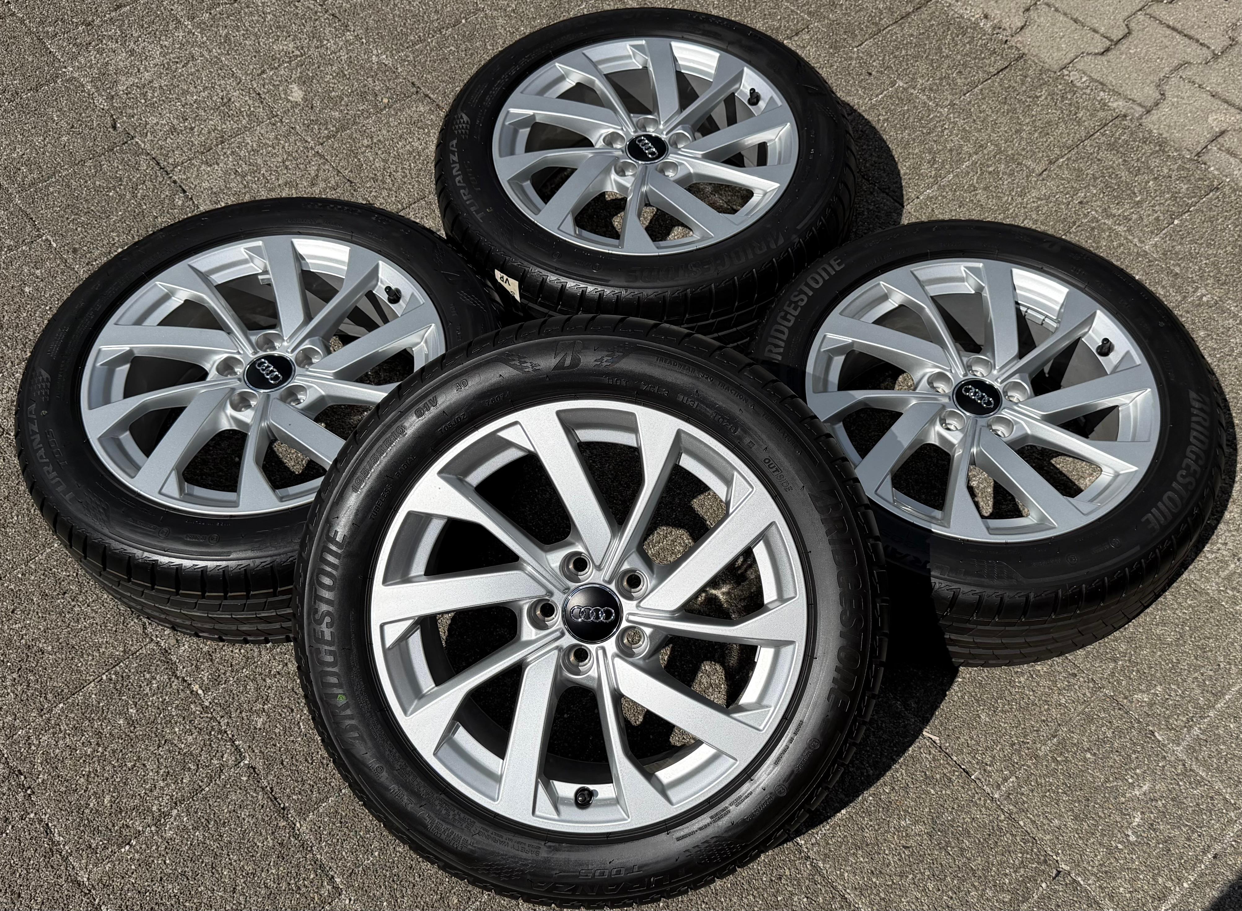 4 ruote estive originali in lega Audi A1 GB 82A601025B 195/55R16 91V Bridgestone