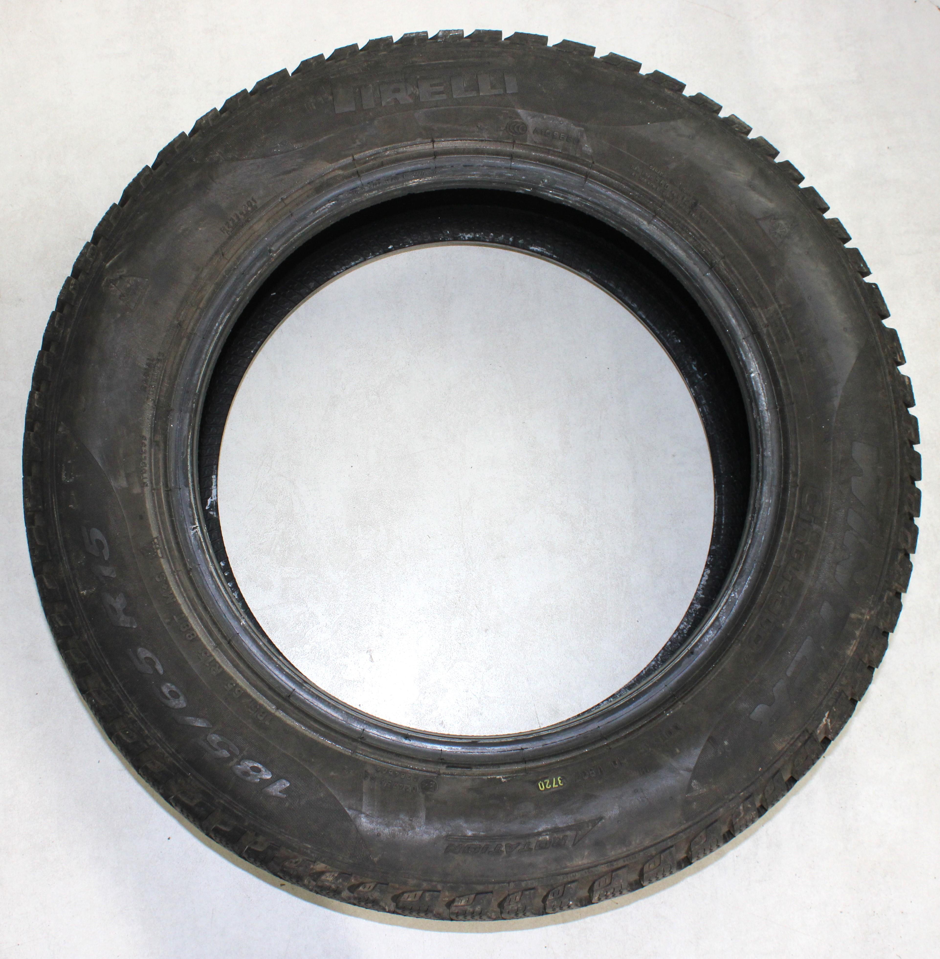 4 x 185/65R15 88T Winterreifen Pirelli Winter Cinturato 1x5,5mm/3x7,5-8mm 1x2018/3x2020