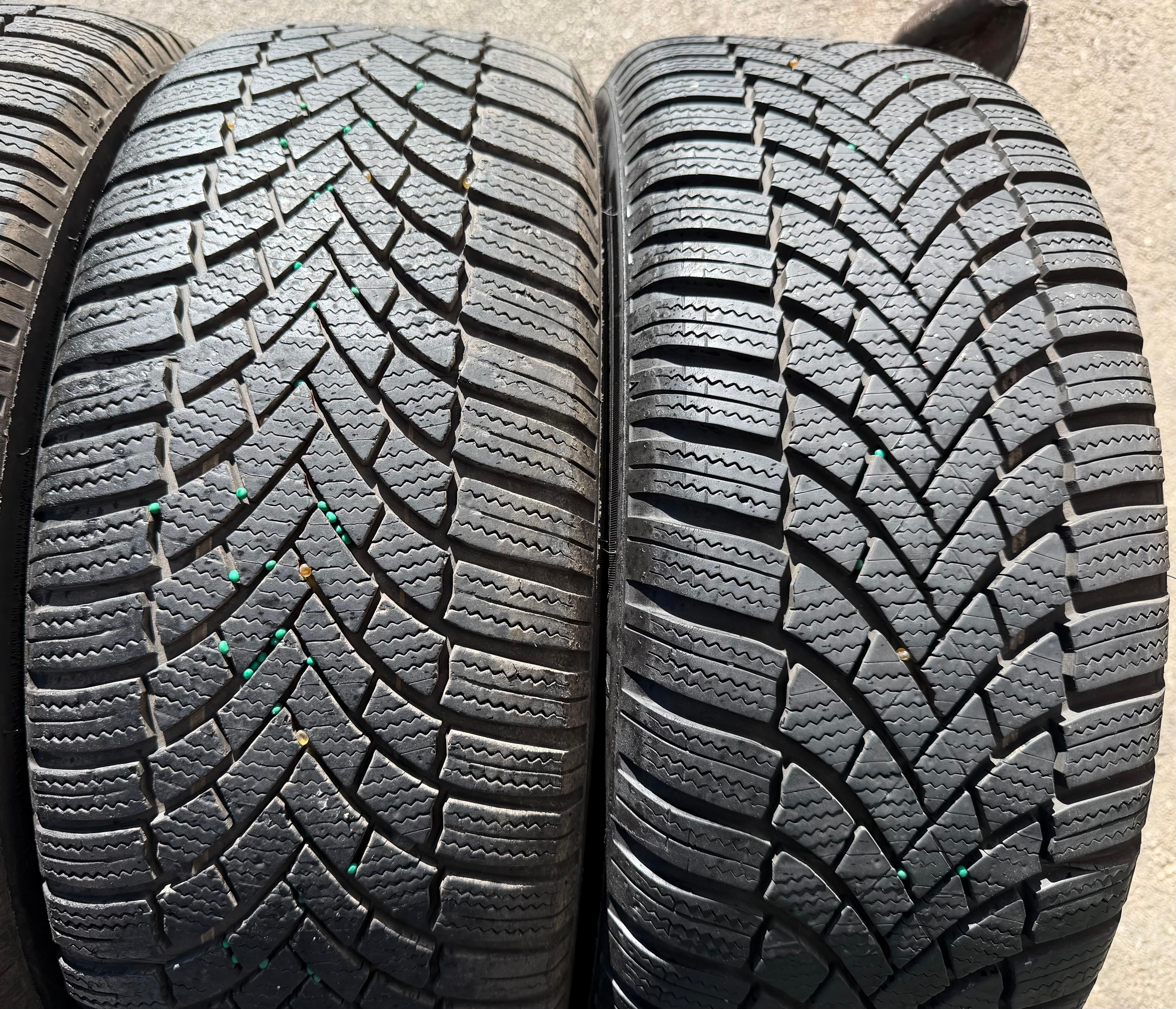 4 ruedas de invierno de aleación originales de 17" para Audi A3 S3 8Y 8Y0601025L 205/50R17 93H Bridgestone 2022