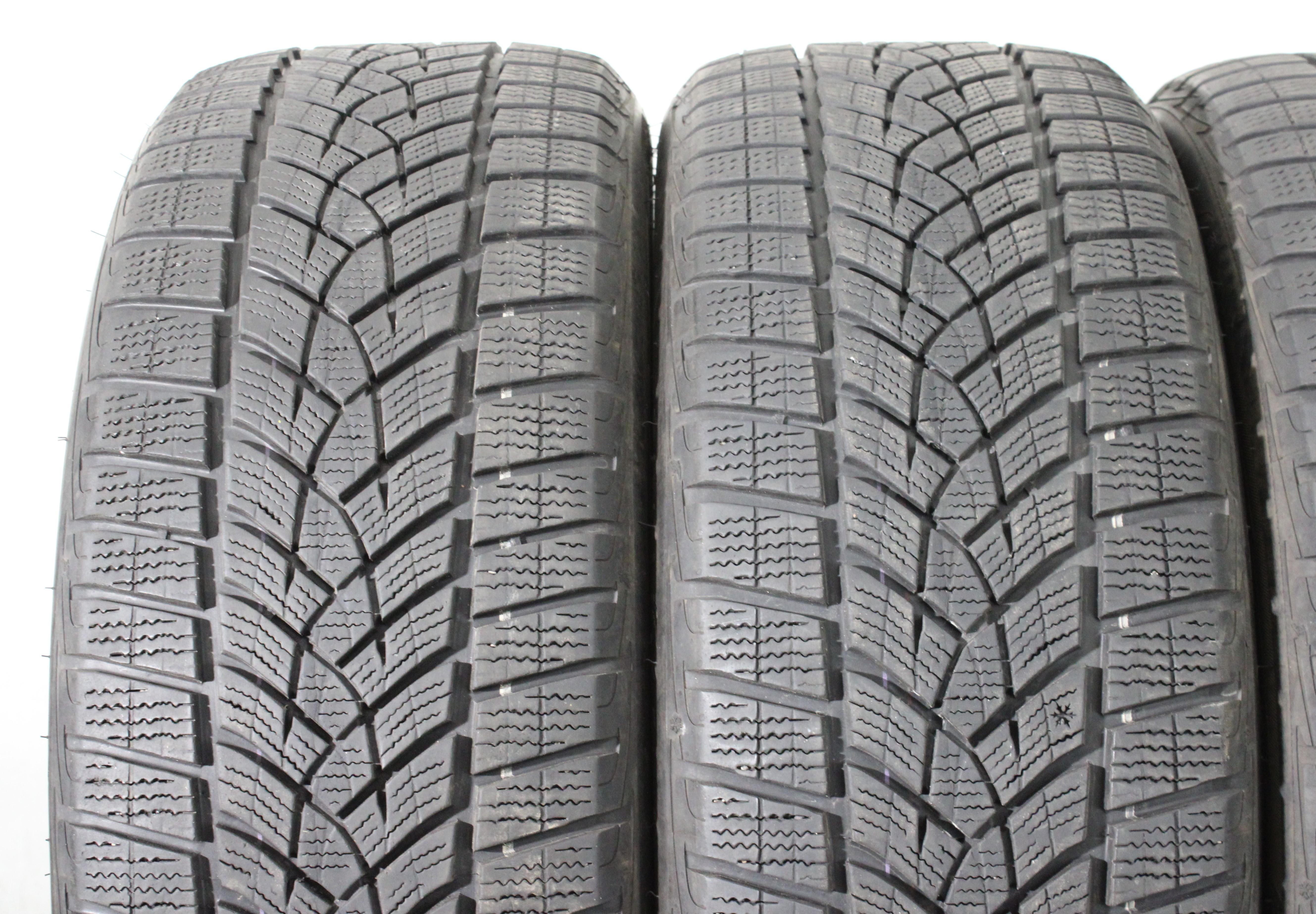 4 x 215/50R19 93T Winterreifen Goodyear Ultra Grip Performance + 2x5-5,5mm/2x6,5-7mm 2020 Seal