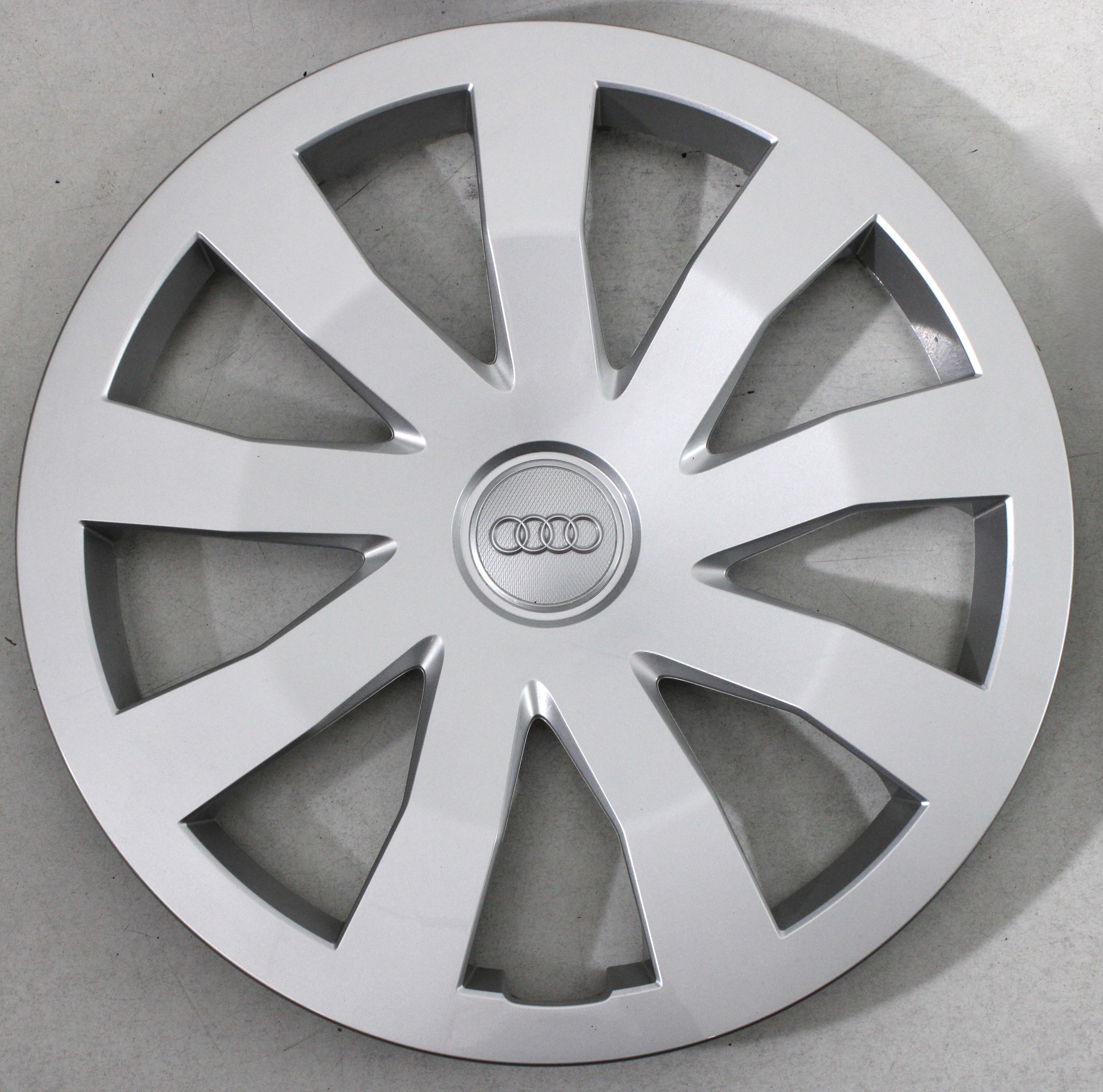 4 TAPACUBOS ORIGINALES DE 15" AUDI A1 GB 82A601147 15 PULGADAS