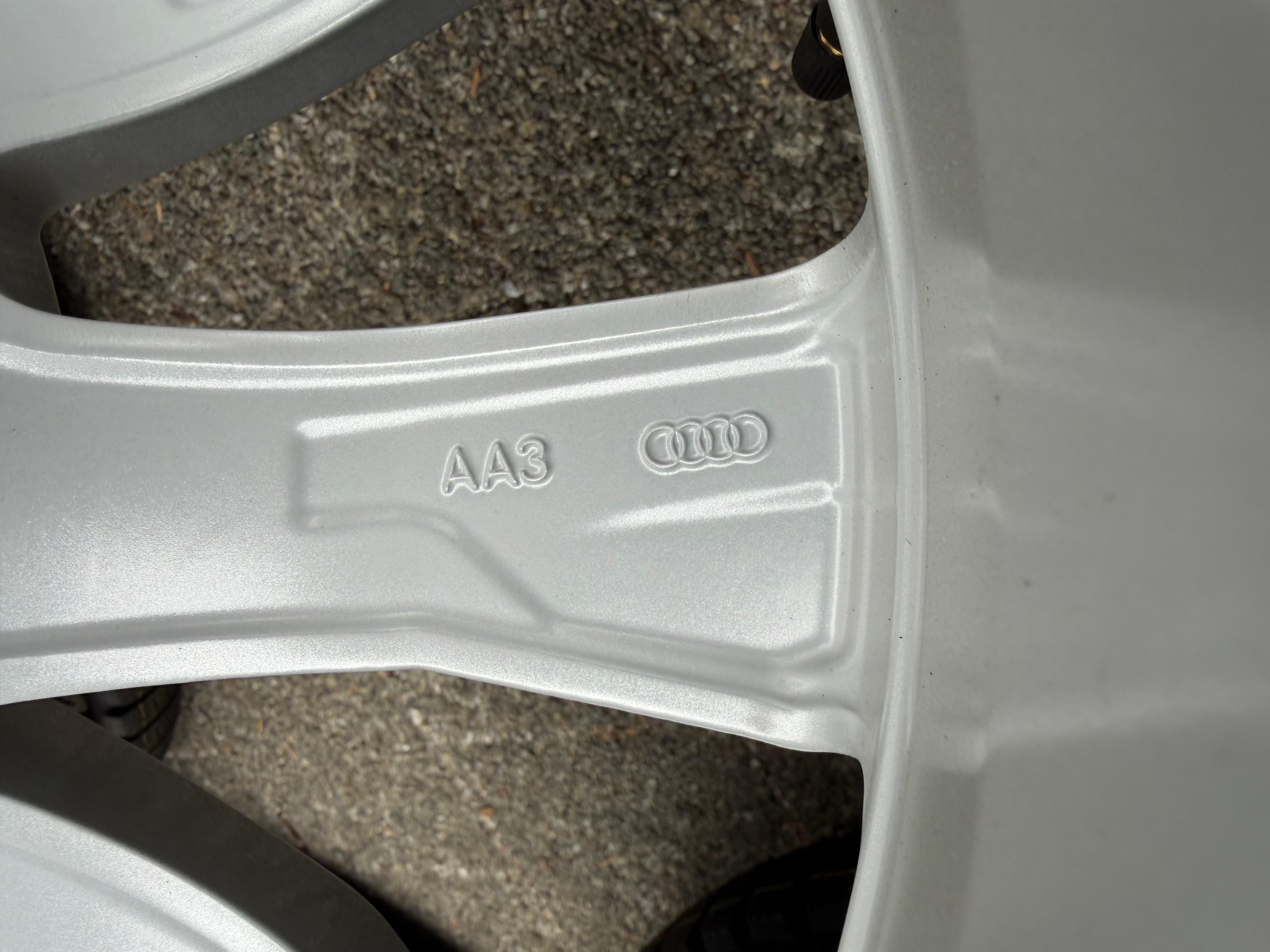 4 Original 17" Alu Winterräder Audi Q5 FY 80A601025J 7x17 ET34 235/65R17 104H NEU