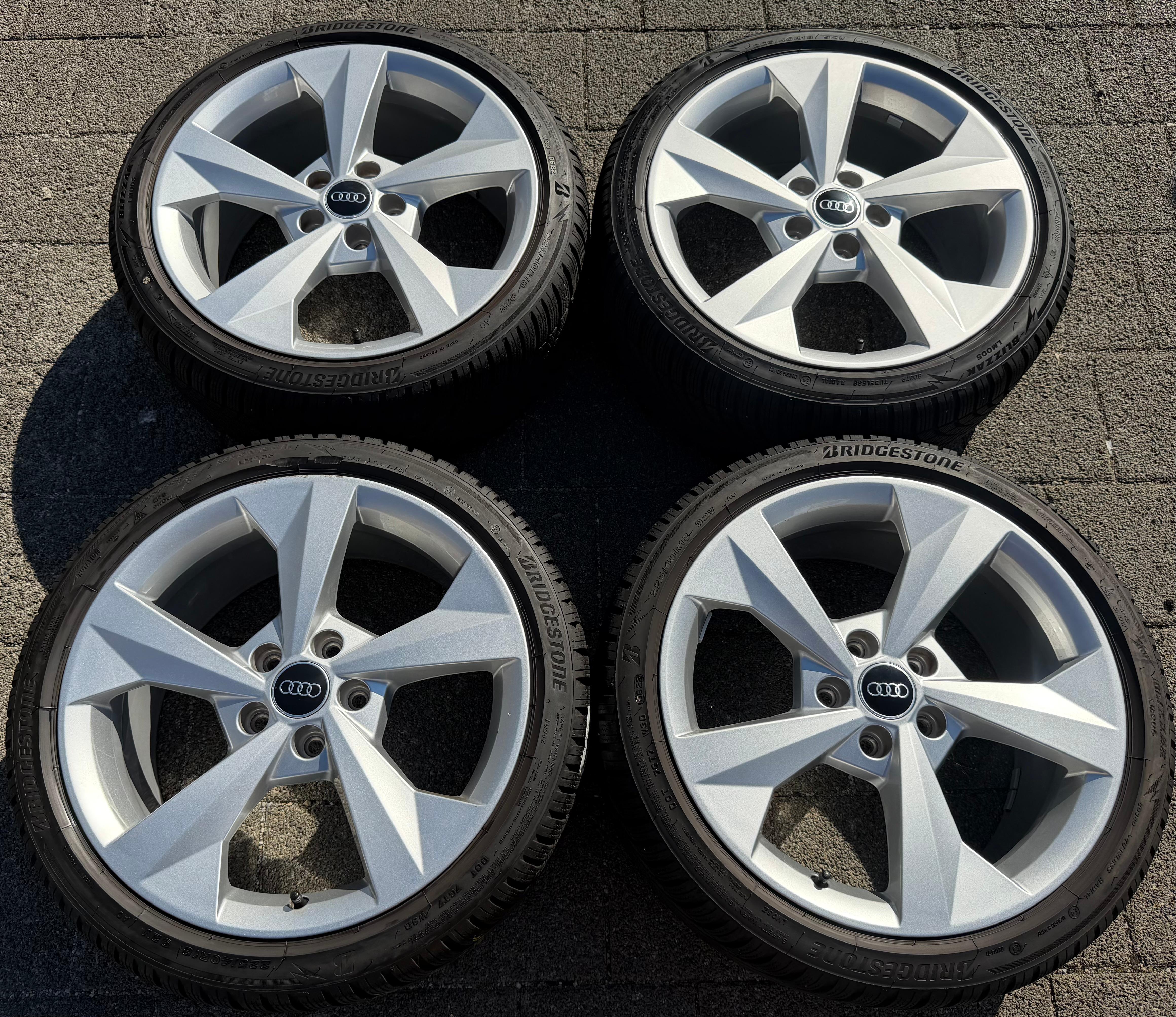 4 Original 18" Alu Winterräder Audi A3 S3 8Y 8Y0601025J 225/40R18 92V Bridgestone 2022