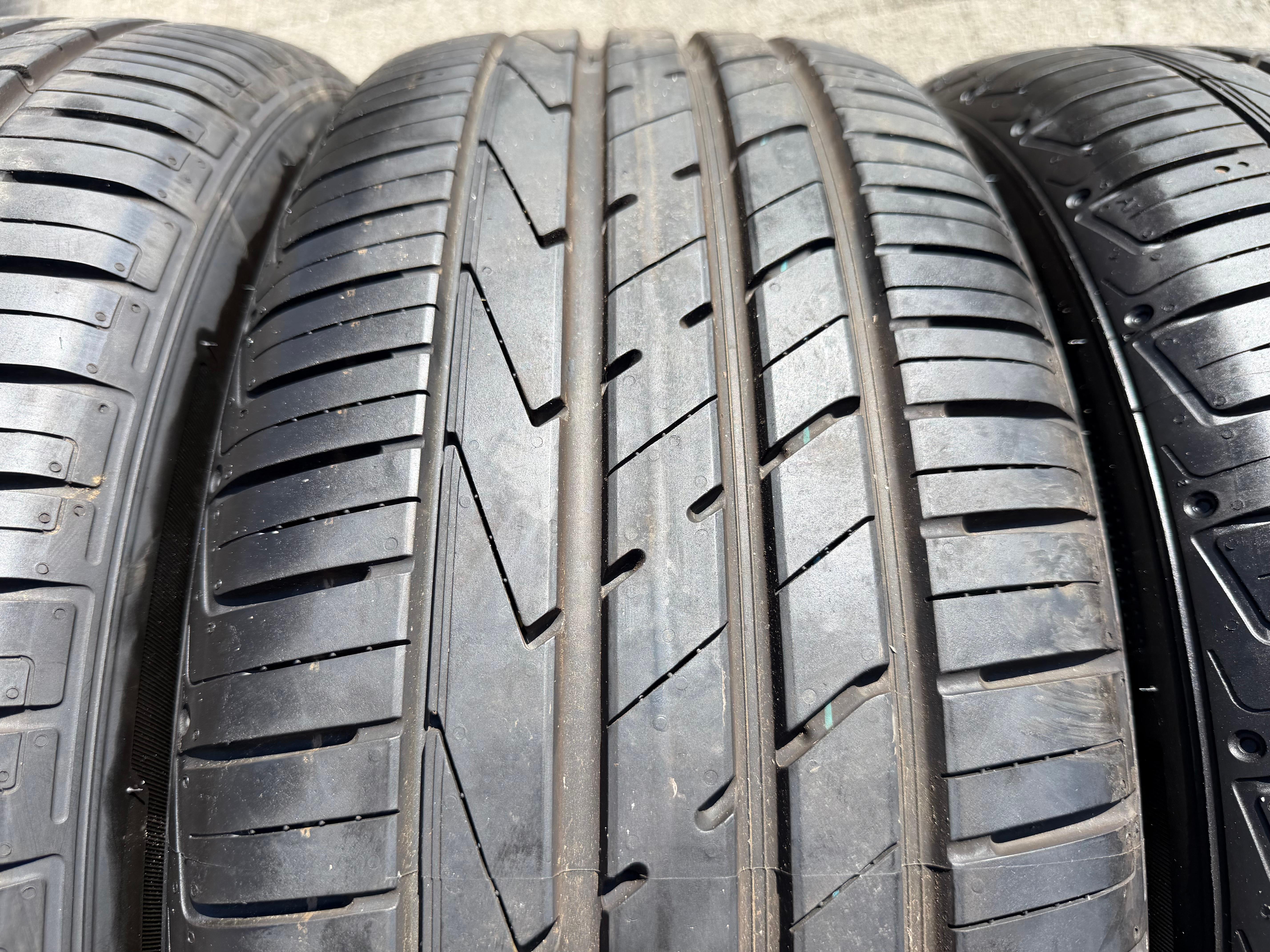 4 Original 18" Alu Sommerräder Audi Q3 F3 83A 83A601025G 235/55R18 100V Hankook