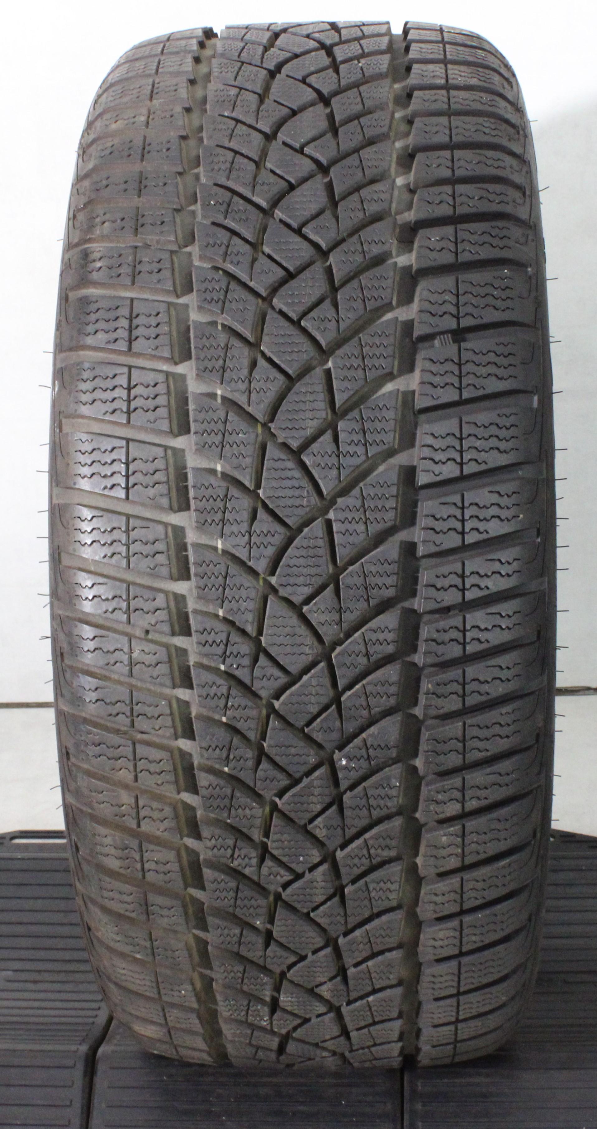 1 x 245/40R18 97V Winterreifen Goodyear Ultra Grip Performance GEN-1 AO 8mm 2019