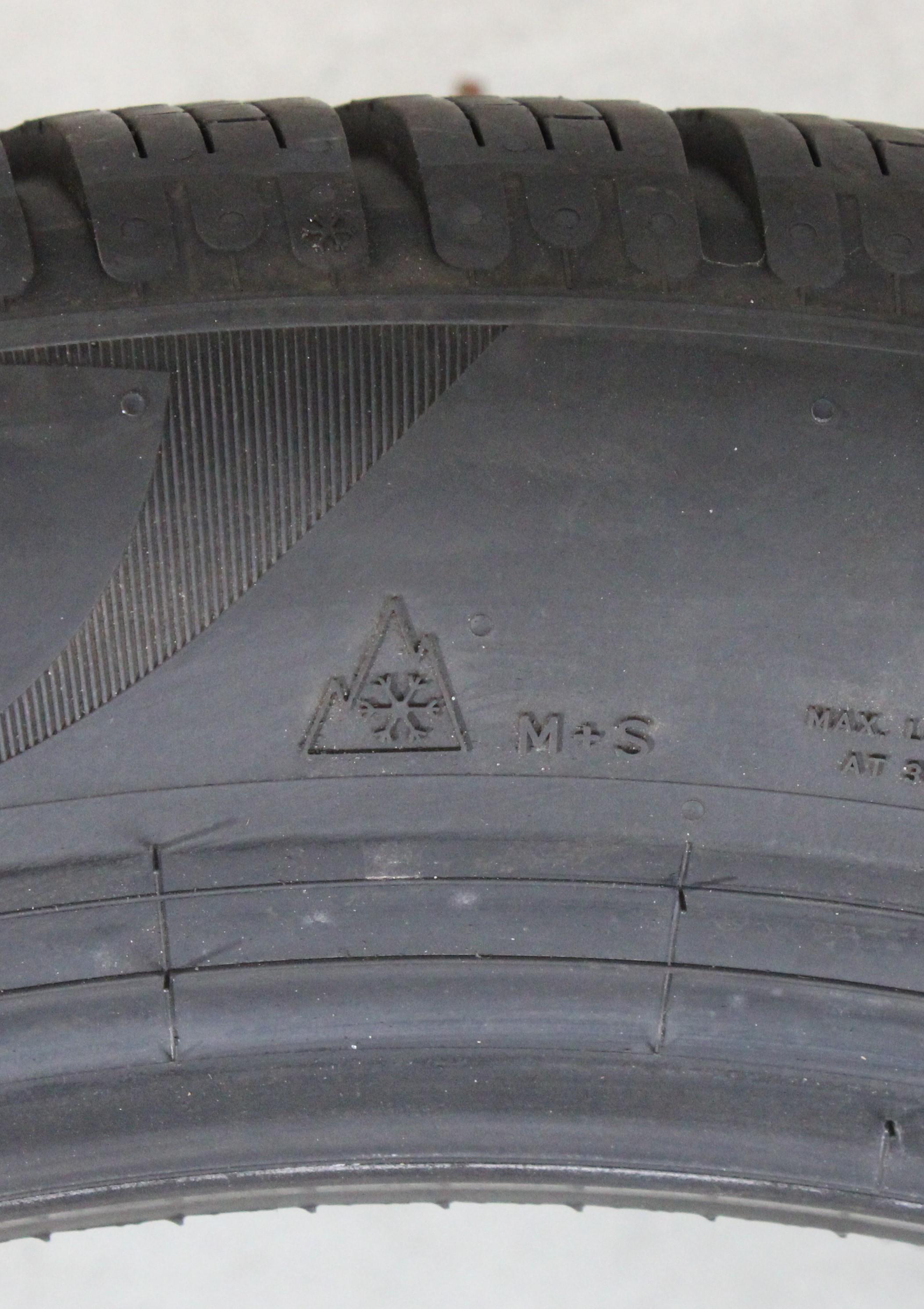 1 x 275/40R19 105H Winterreifen Pirelli Pzero Winter MO* 6-7mm 2024
