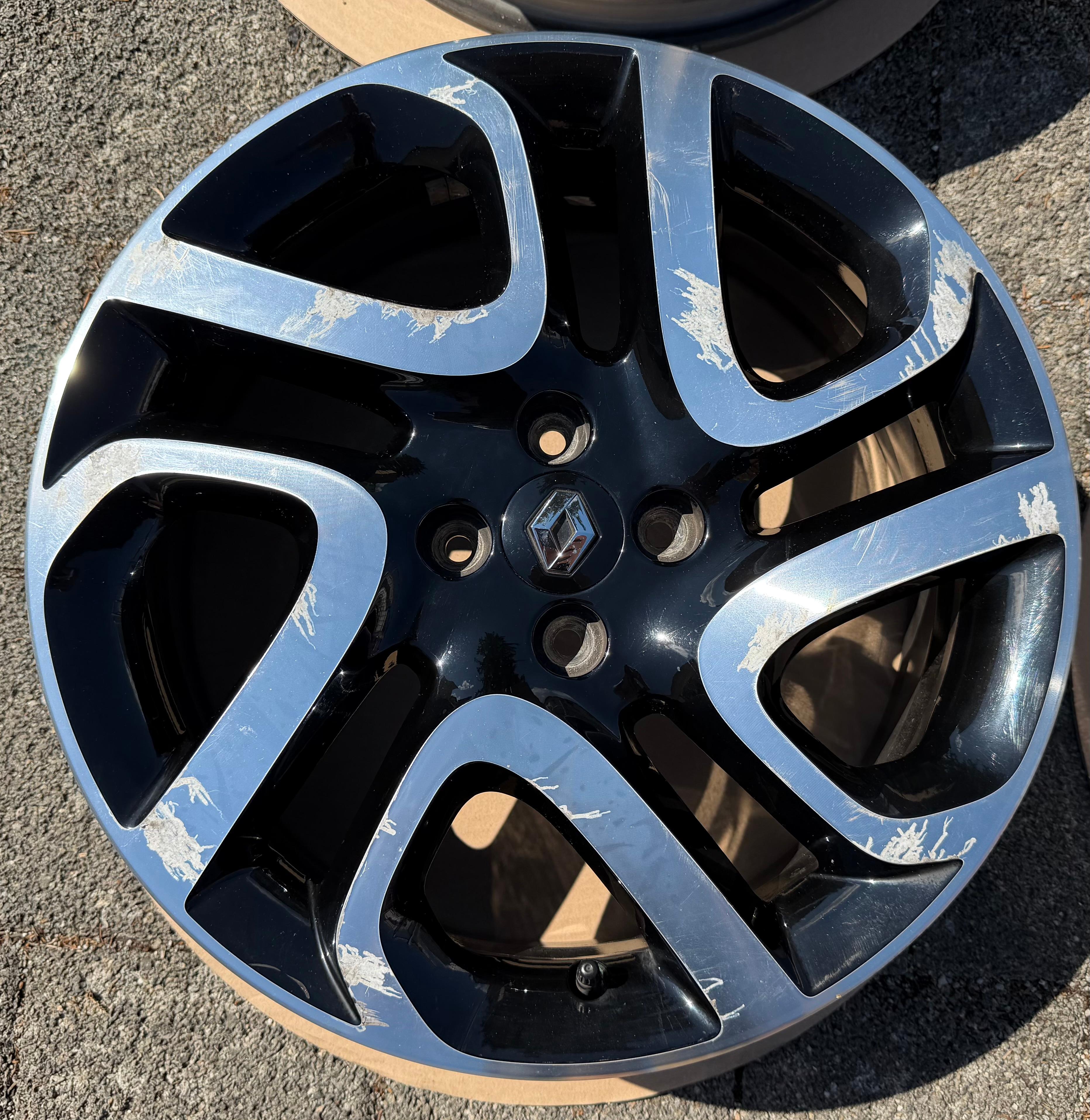 4 CERCHI IN LEGA DA 17" ORIGINALI PER RENAULT CAPTUR I 403005727R 6,5x17 ET40 RDKS