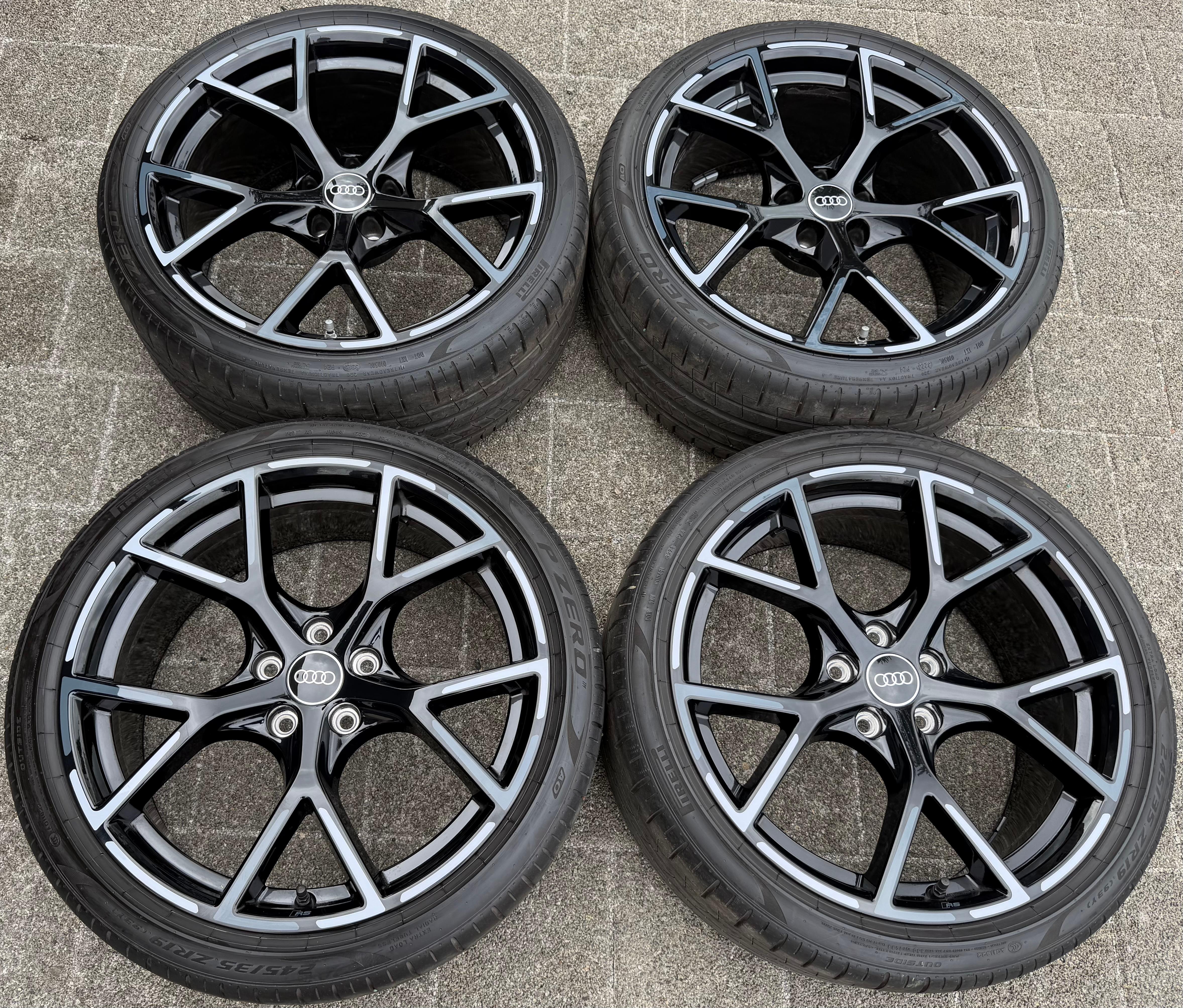 4 Original 19" Alu Sommerräder Audi RS3 8Y 8Y0601025BQ 8Y0601025BP PIRELLI
