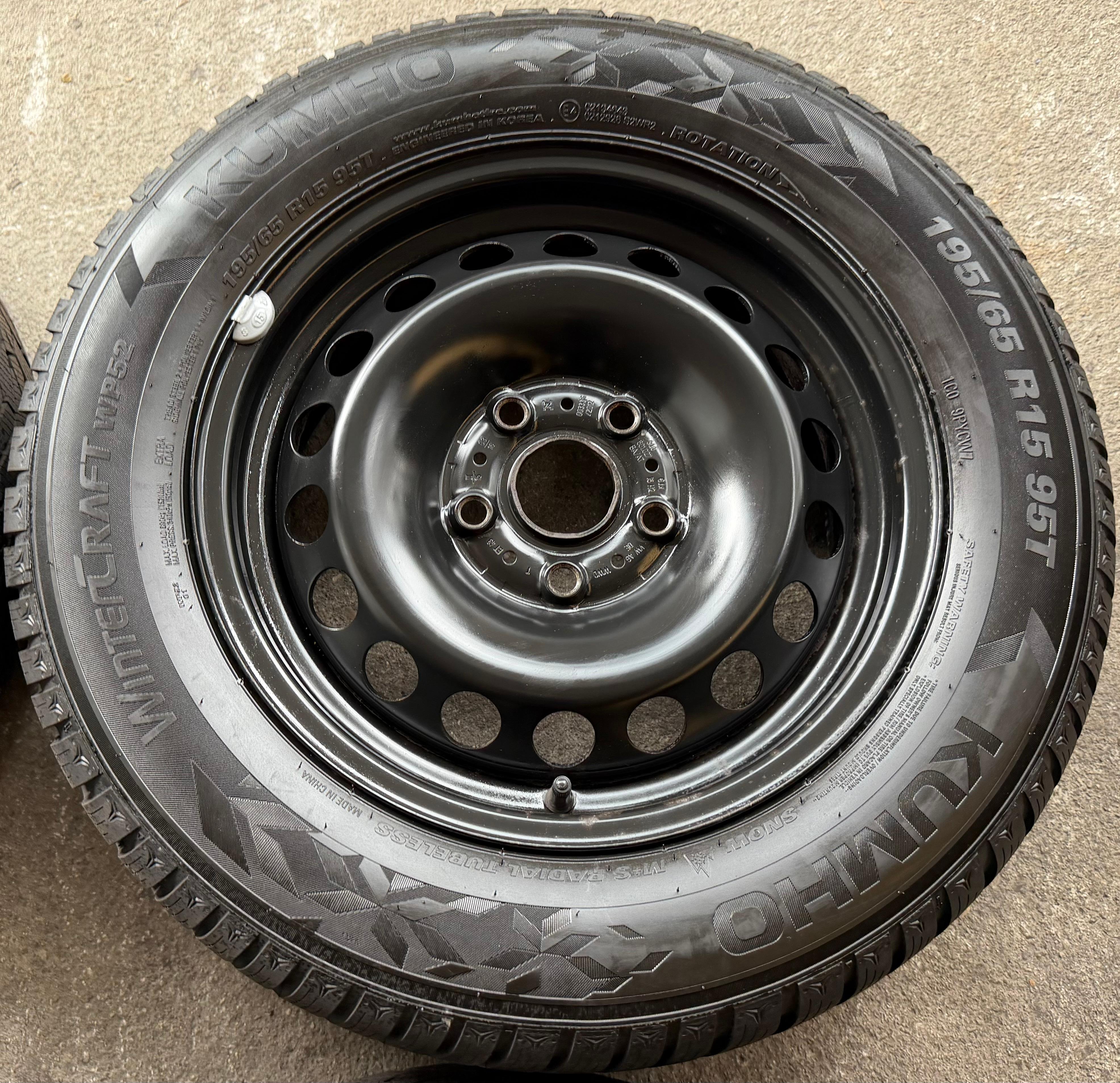 4 Winterräder VW Golf 7 8 Skoda Octavia 5E Seat Leon 5F KL 195/65R15 95T Kumho
