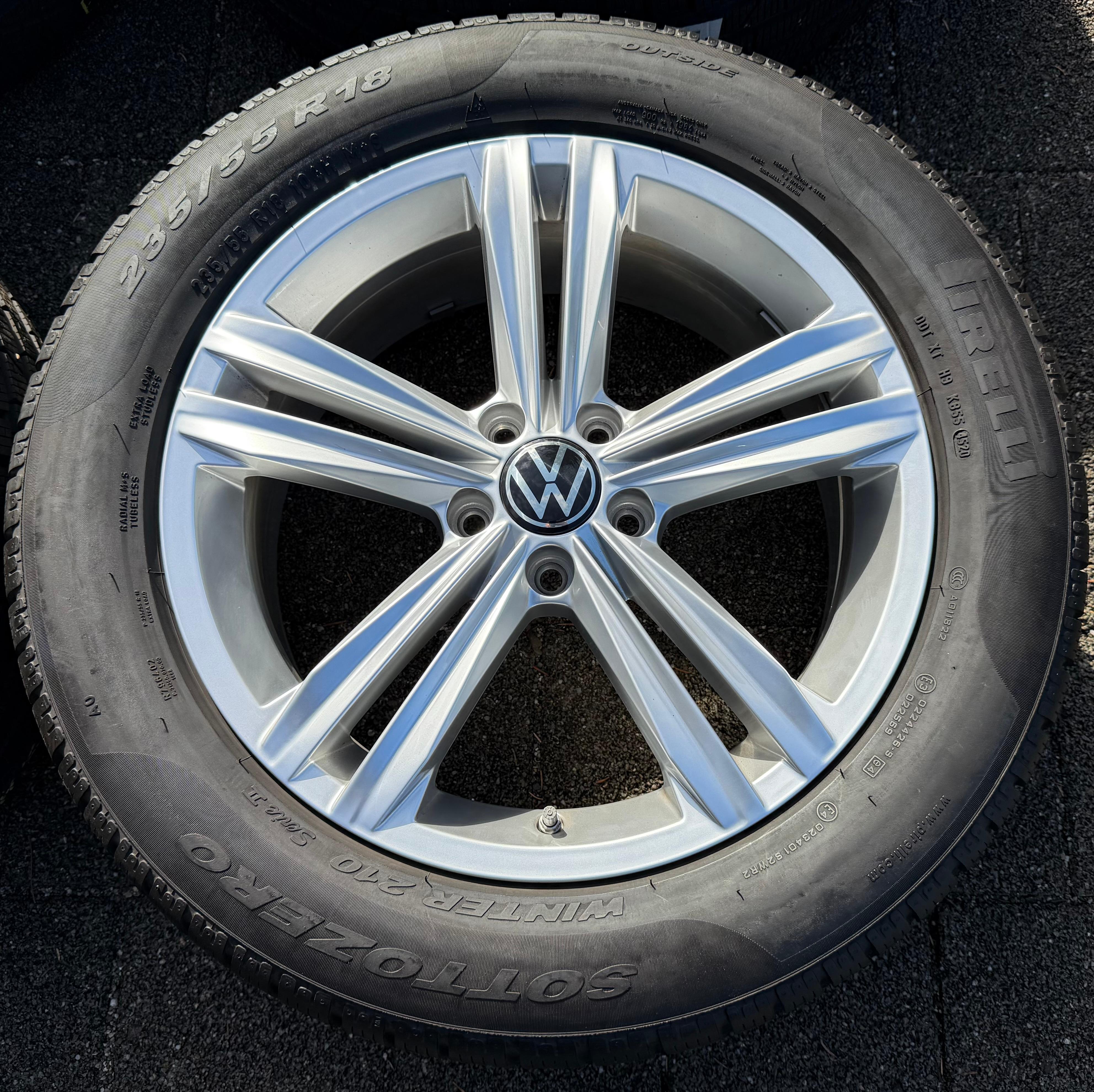 4 ruedas de invierno de aleación originales de 18" para VW Tiguan II 5NA 235/55R18 104H 5NA601025M Sebring Pirelli