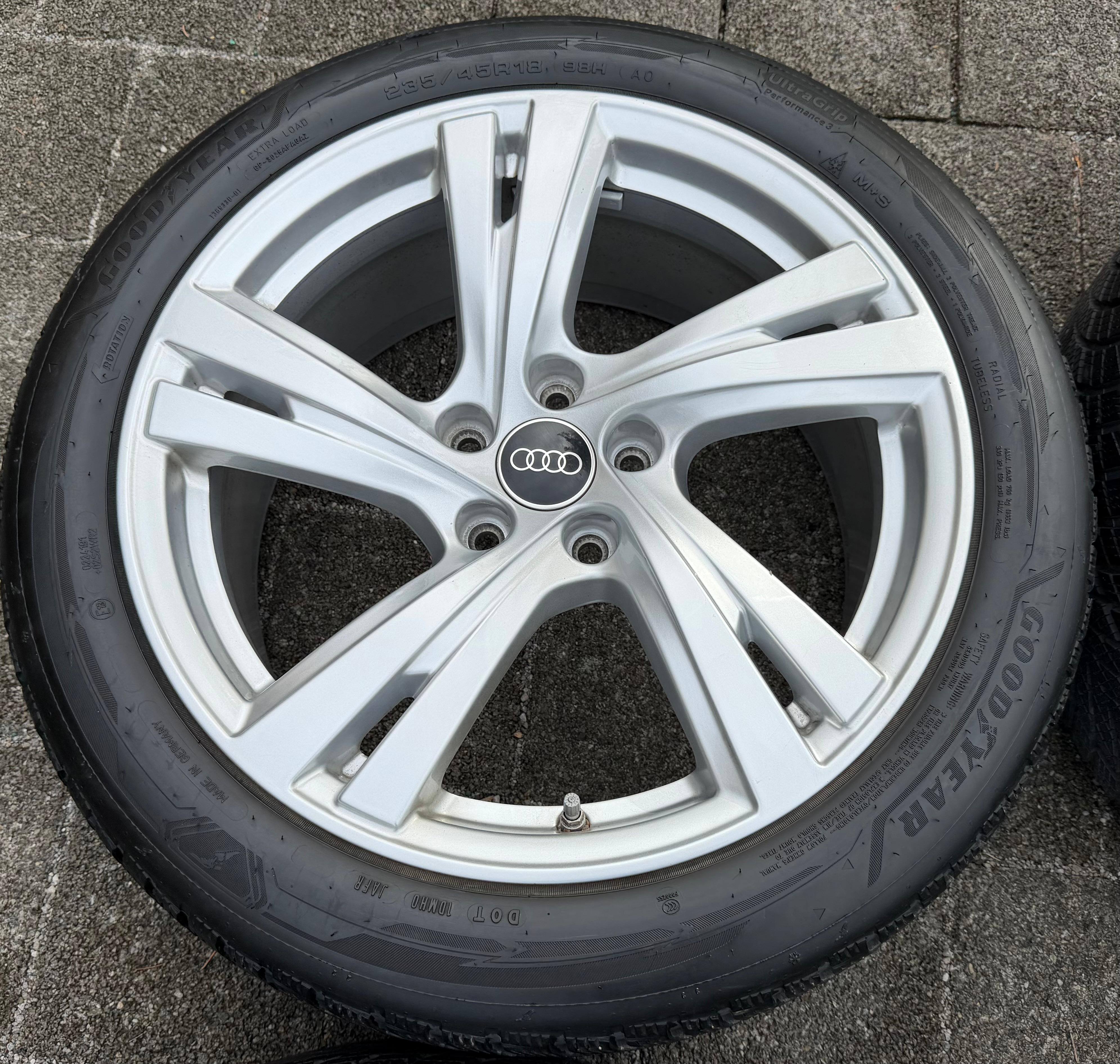 4 RUEDAS DE ALEACIÓN ORIGINALES DE INVIERNO DE 18" PARA AUDI A5 S5 FU2 B10 8B3601025C 235/45R18 98H 2024
