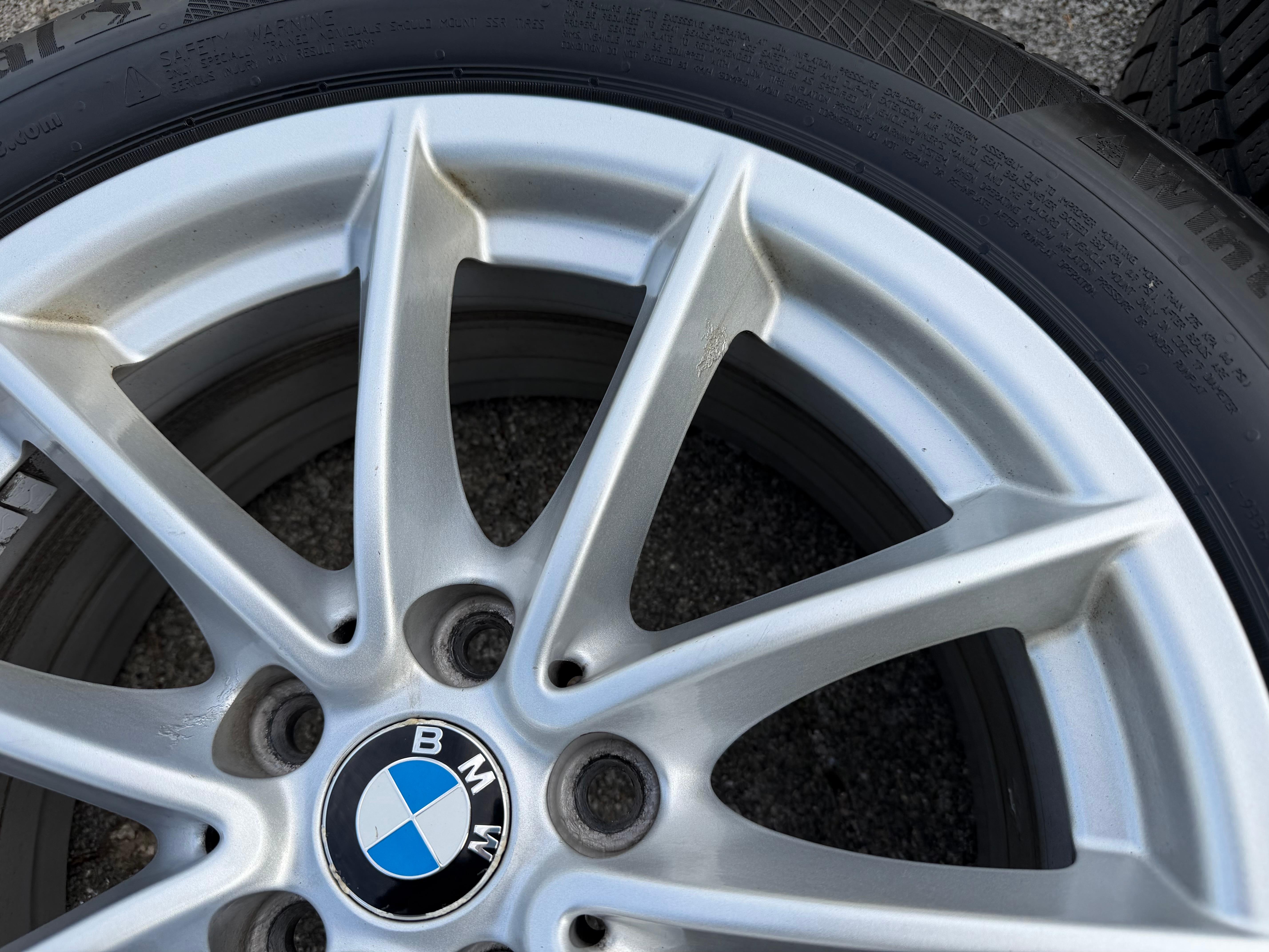4 roues hiver en alliage d’origine 17" BMW Série 5 G30 G31 225/55R17 97H Continental avec RDKS