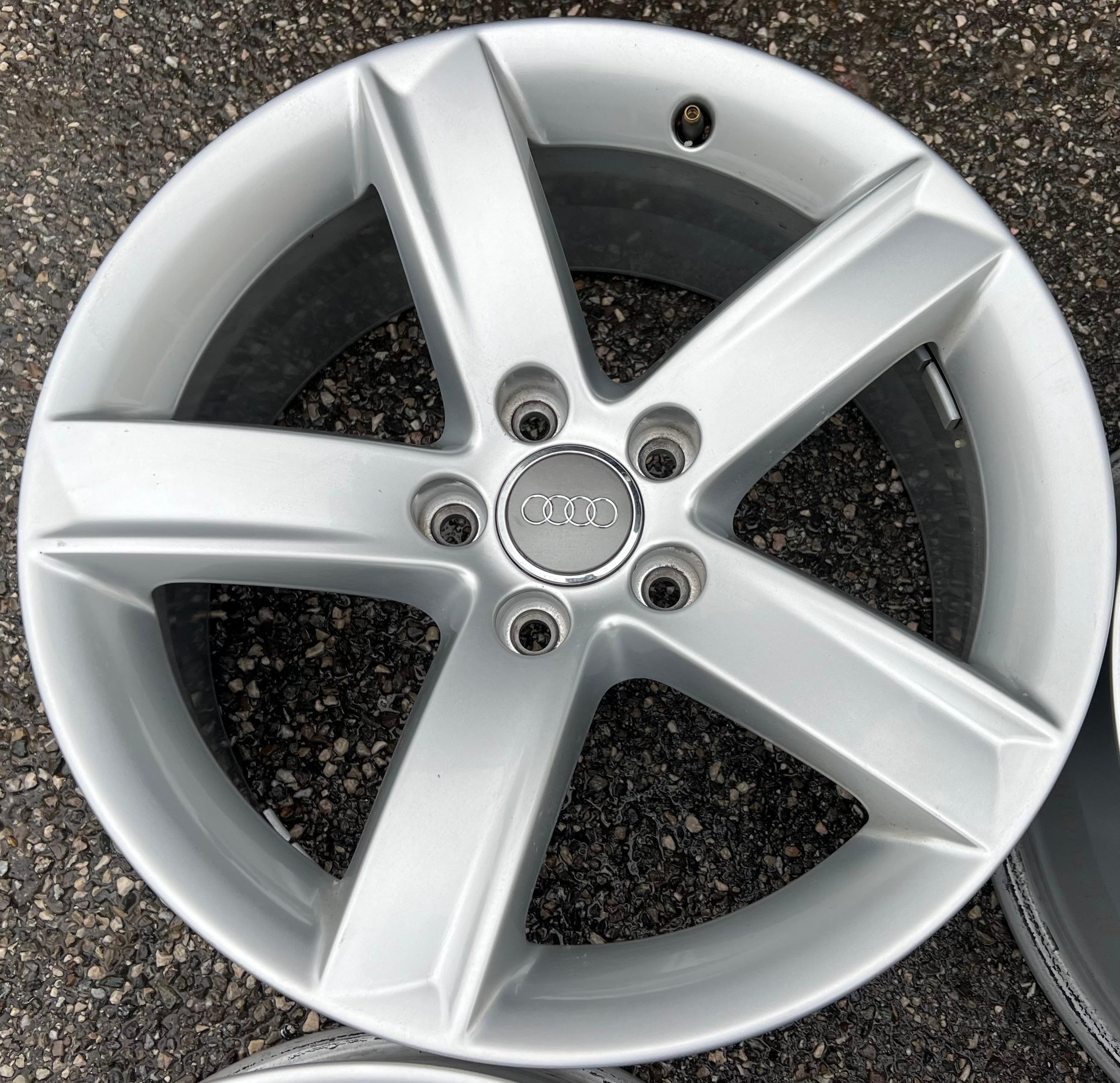 4 CERCHI ORIGINALI IN ALLUMINIO DA 17" AUDI A5 8T 8T0071497 CONSEGNA GRATUITA