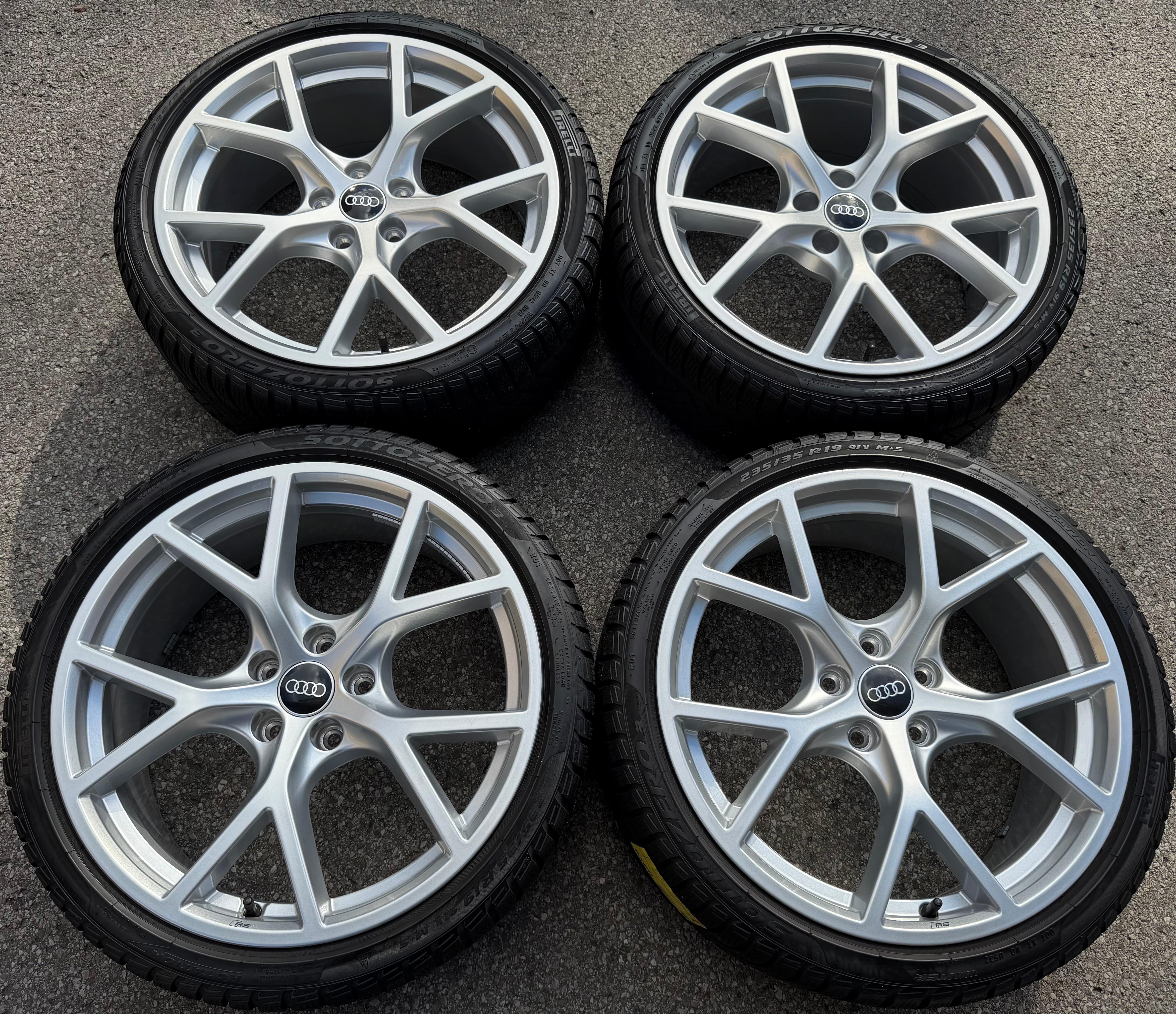 4 ruedas de invierno de aluminio originales de 19" para Audi RS3 8Y 8Y0601025BT 235/35R19 91V PIRELLI