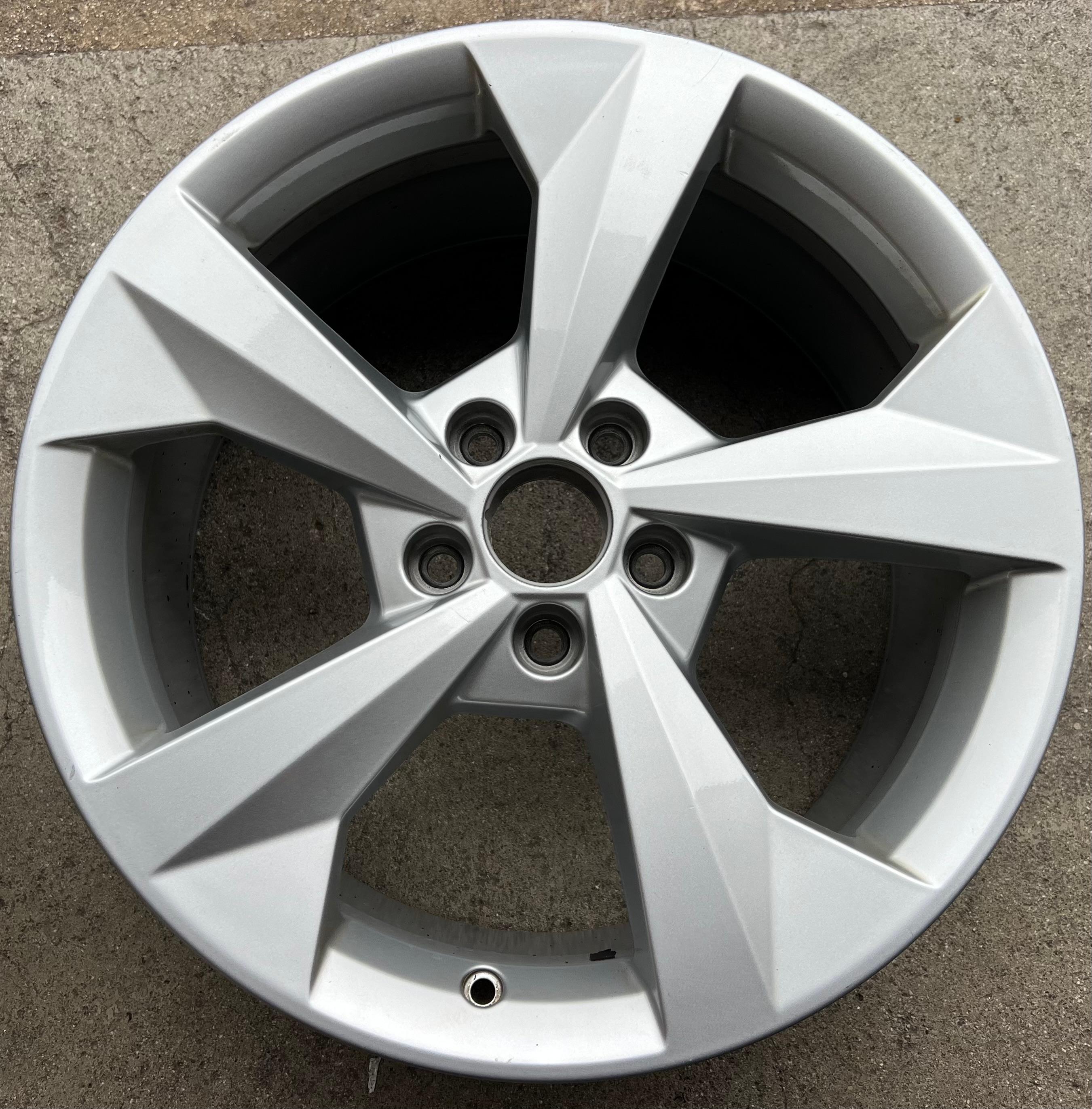1 X ORIGINELE 18" ALUMINIUM VELG AUDI A3 S3 8Y 8Y0601025J 8x18 ET46 GRATIS VERZENDING
