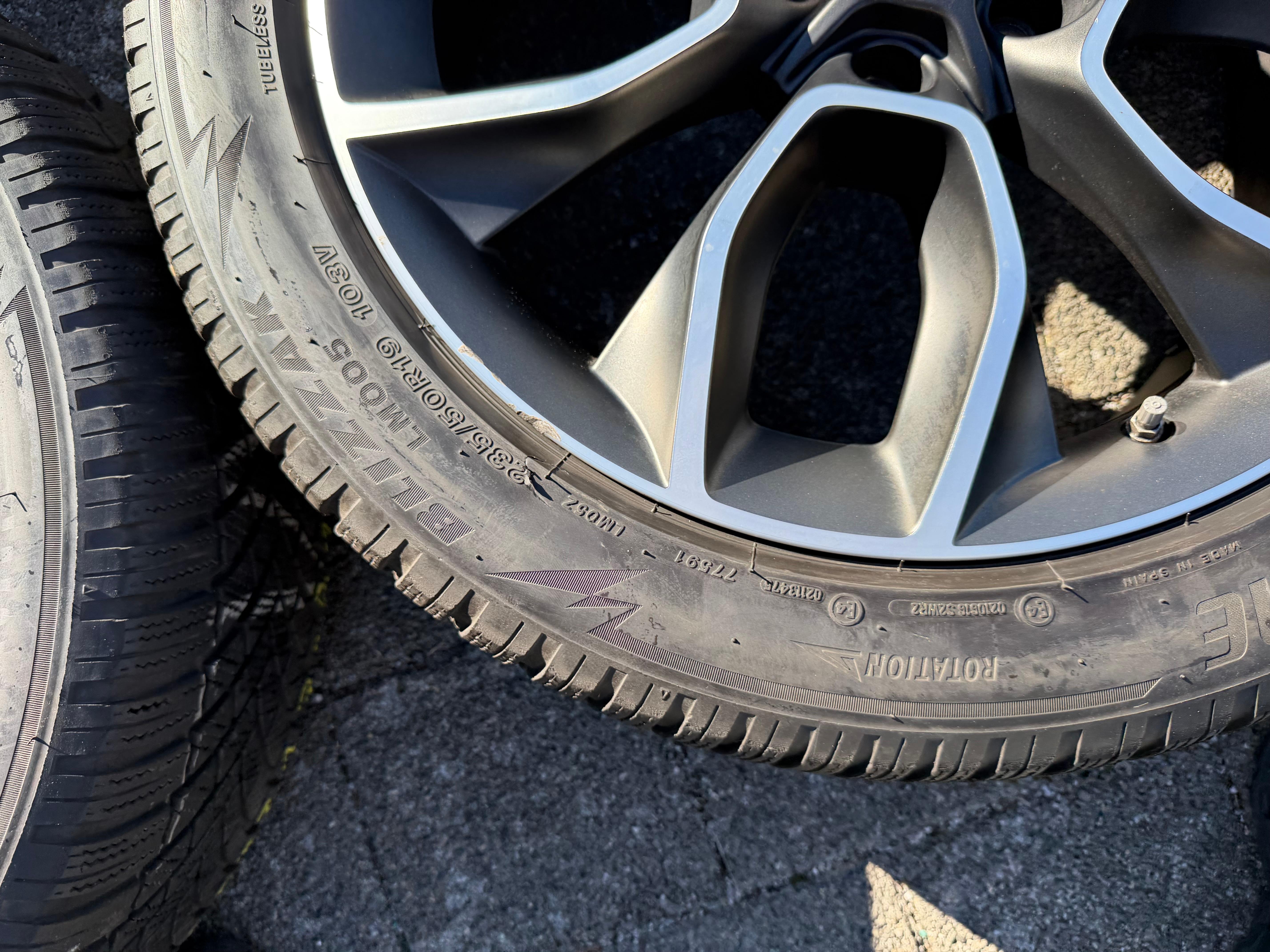 4 Original 19" Alu Winterräder Skoda Kodiaq NS7 235/50R19 103V 2022 Bridgestone
