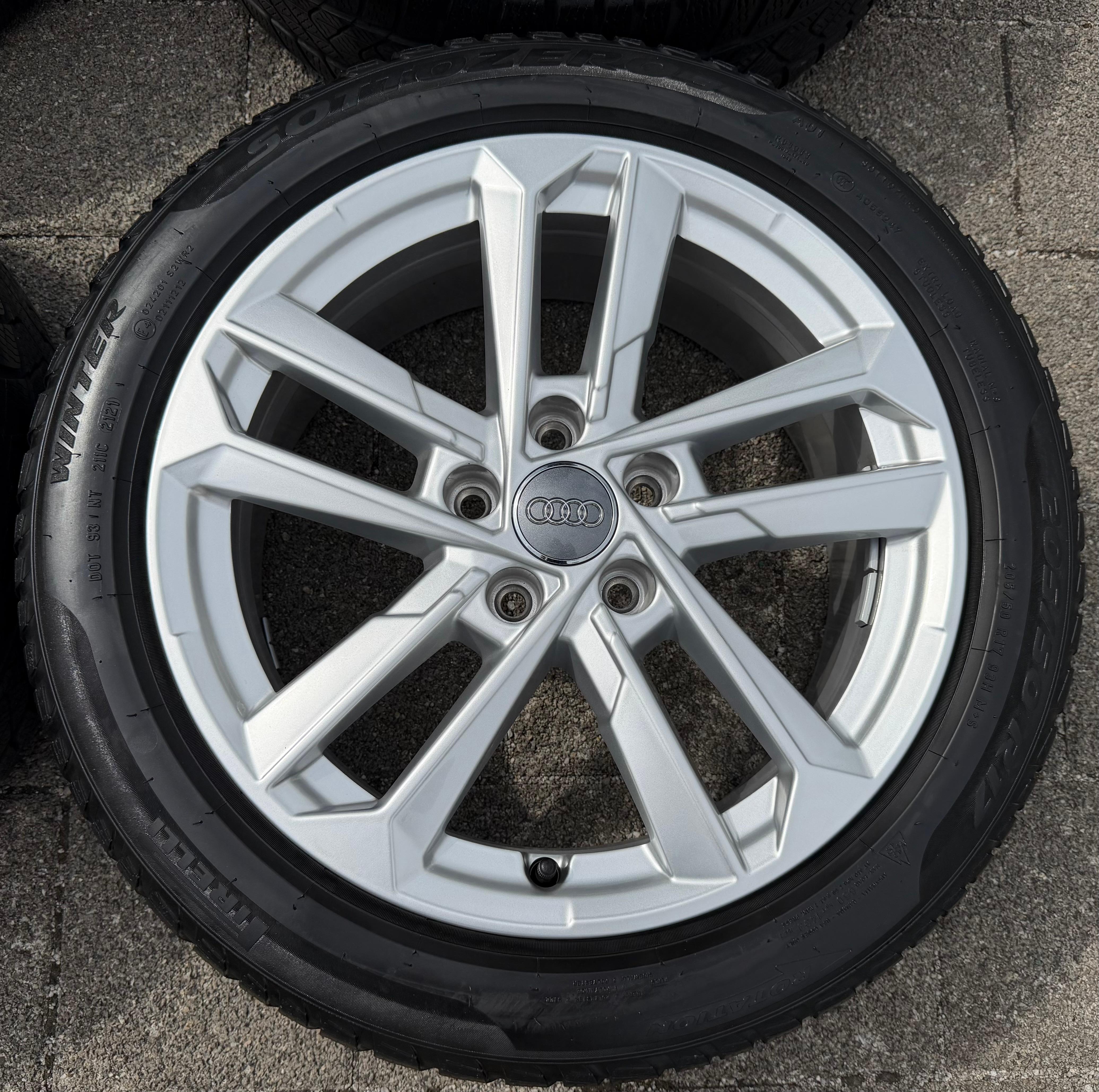 4 Original 17" Alu Winterräder Audi A3 S3 8V 8Y0601025L 205/50R17 93H Pirelli