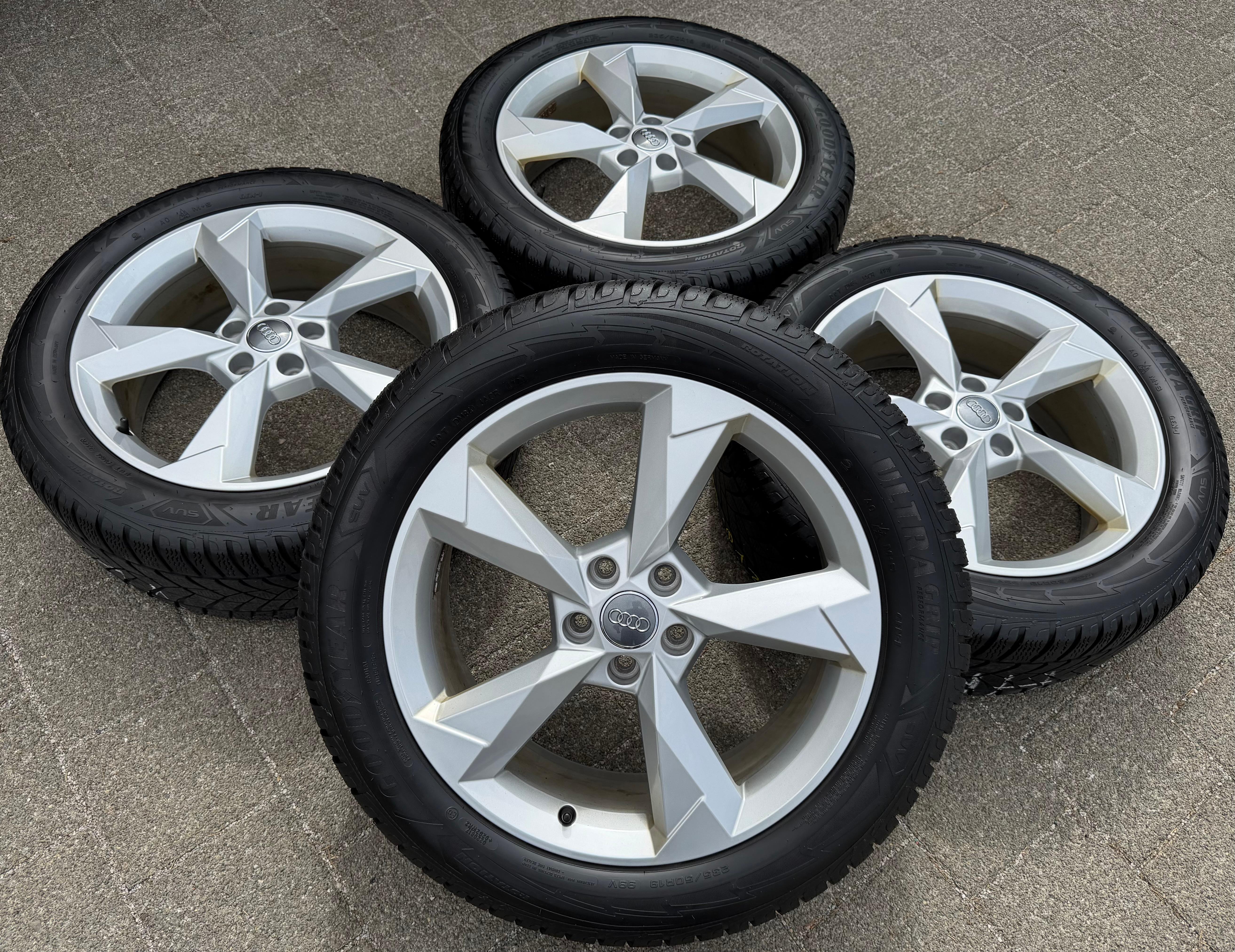 4 ORIGINAL 19" ALUFELGEN AUDI Q3 F3 83A601025N 7x19 ET43 FELGEN FREIHAUS