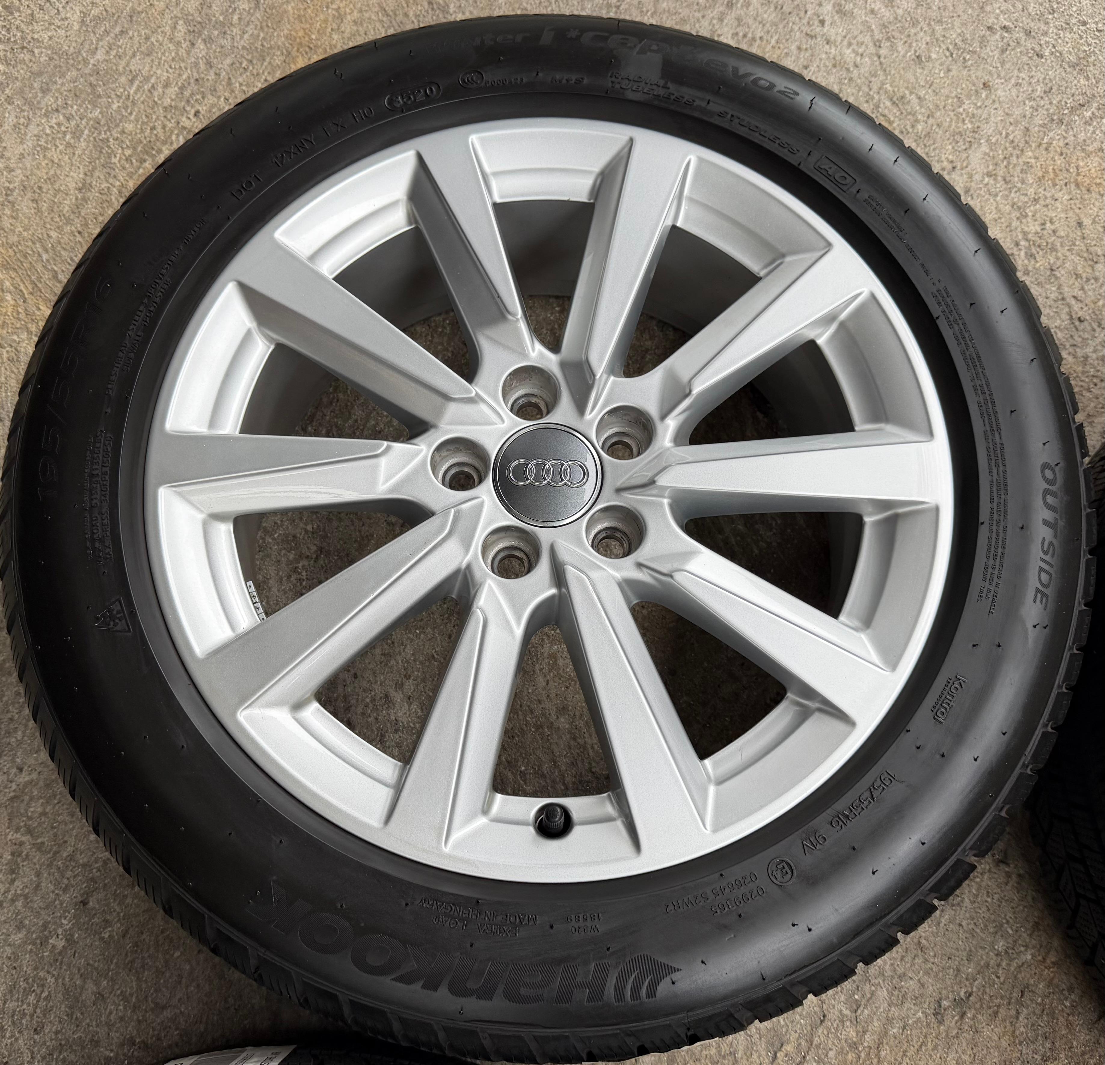 4 ruedas de invierno de aleación originales Audi A1 GB 82A601025C 195/55R16 91V Hankook