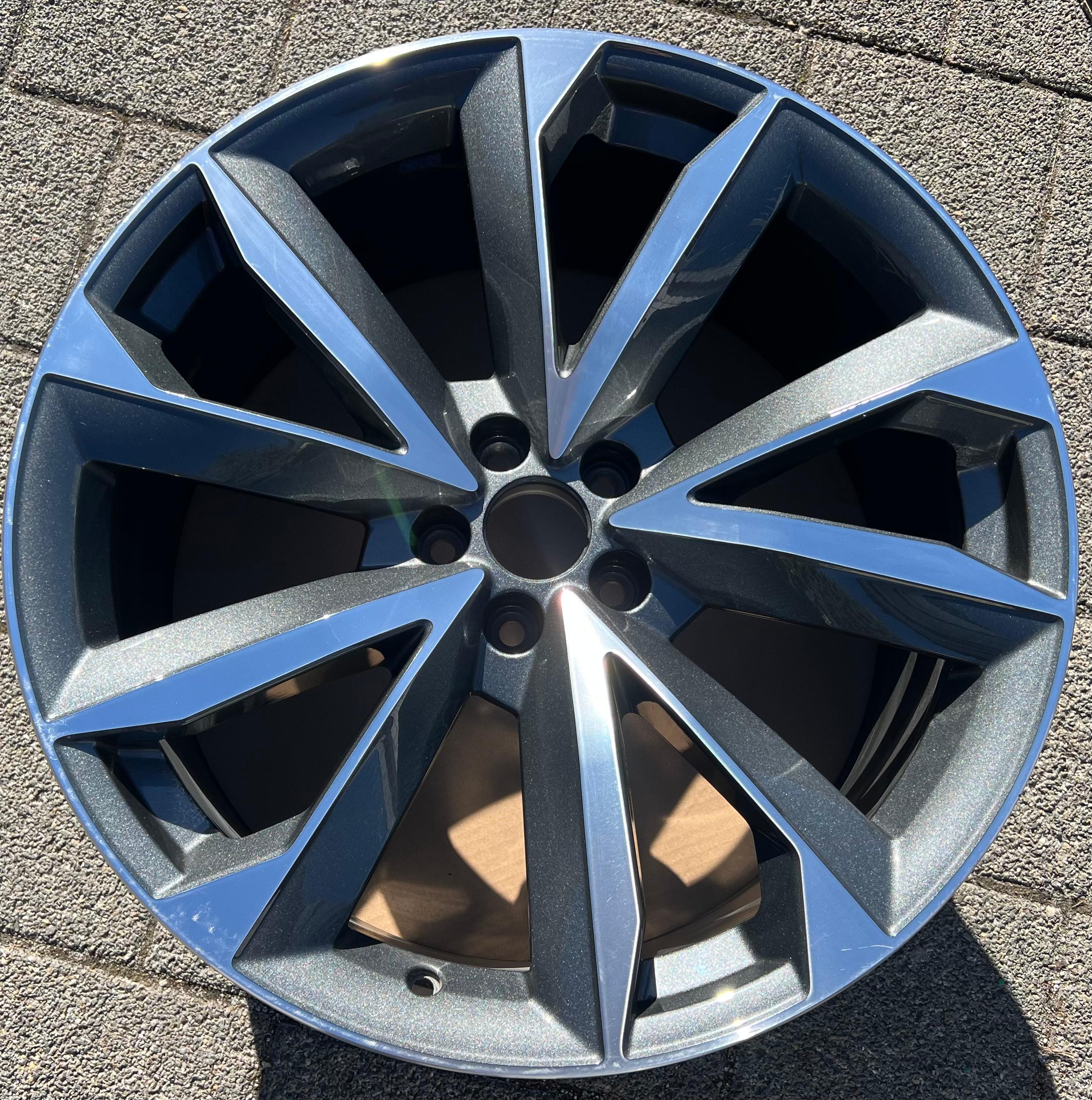 1 X ORIGINAL 21" ALUFELGE FELGE AUDI Q7 4M 9,5x21 ET31 4M0601025BP