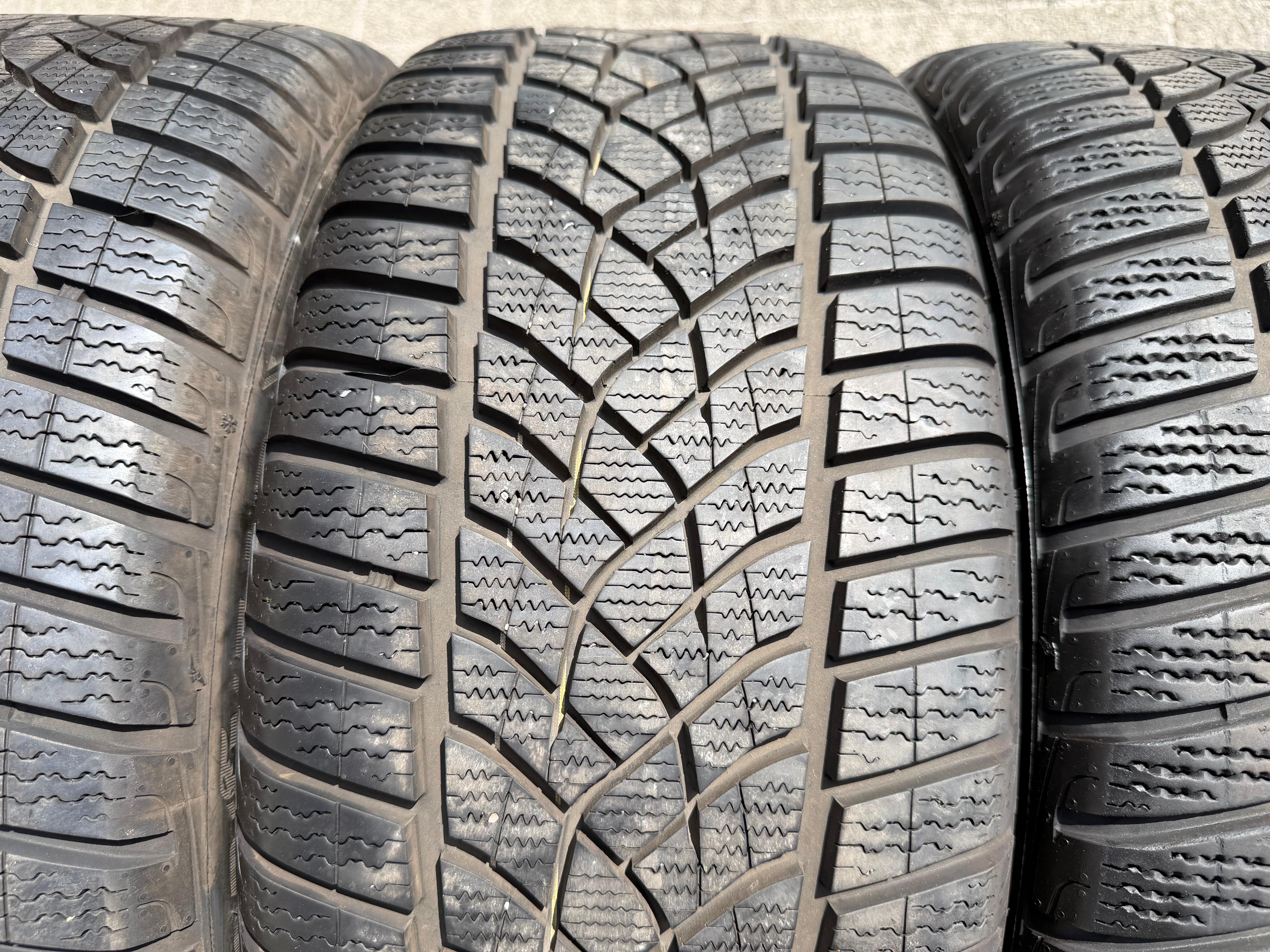 4 Original 18" Alu Winterräder Audi A4 S4 8W B9 8W0601025H 245/40R18 97V Goodyear
